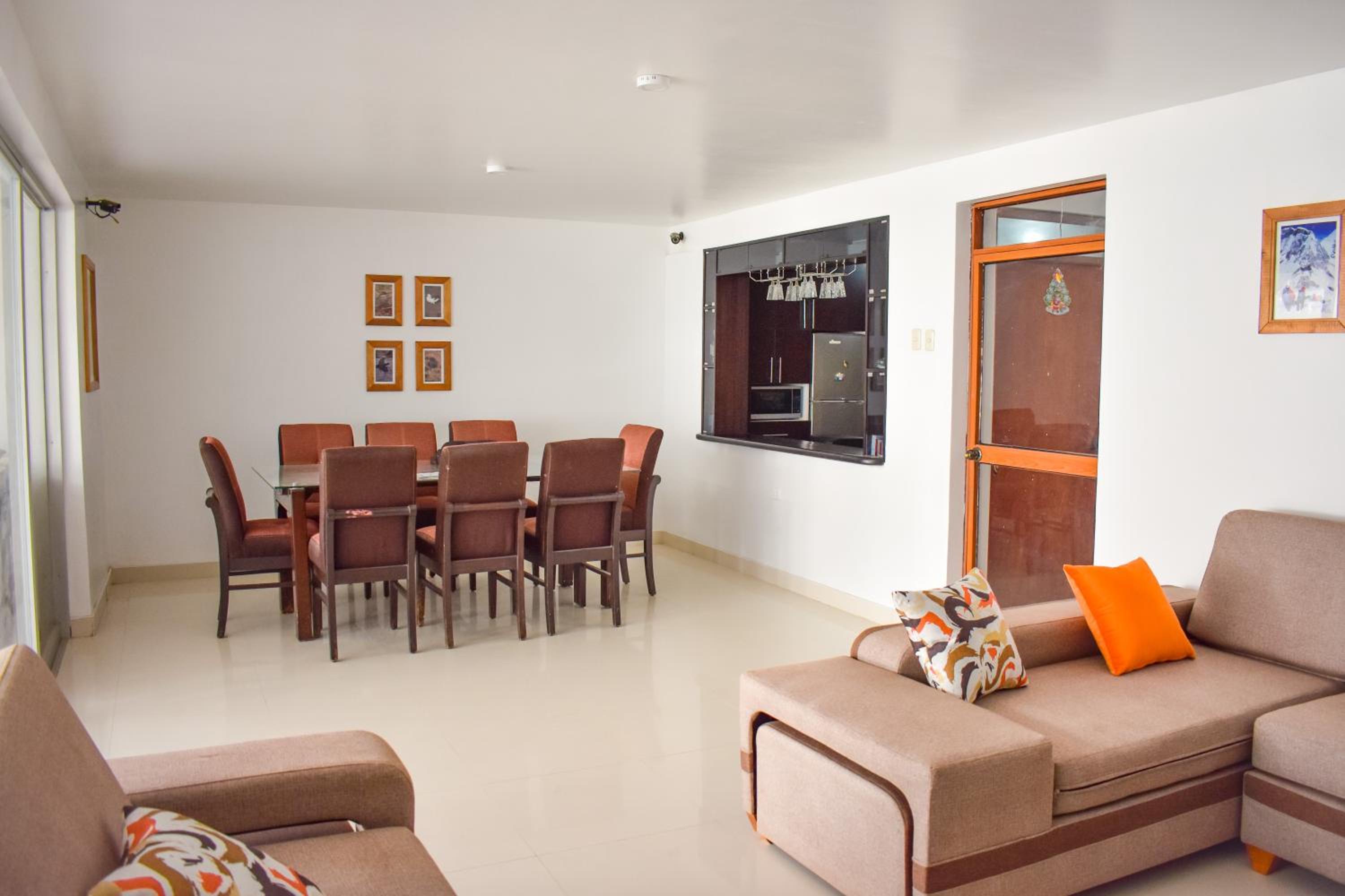 Deluxe King Suite photo 3
