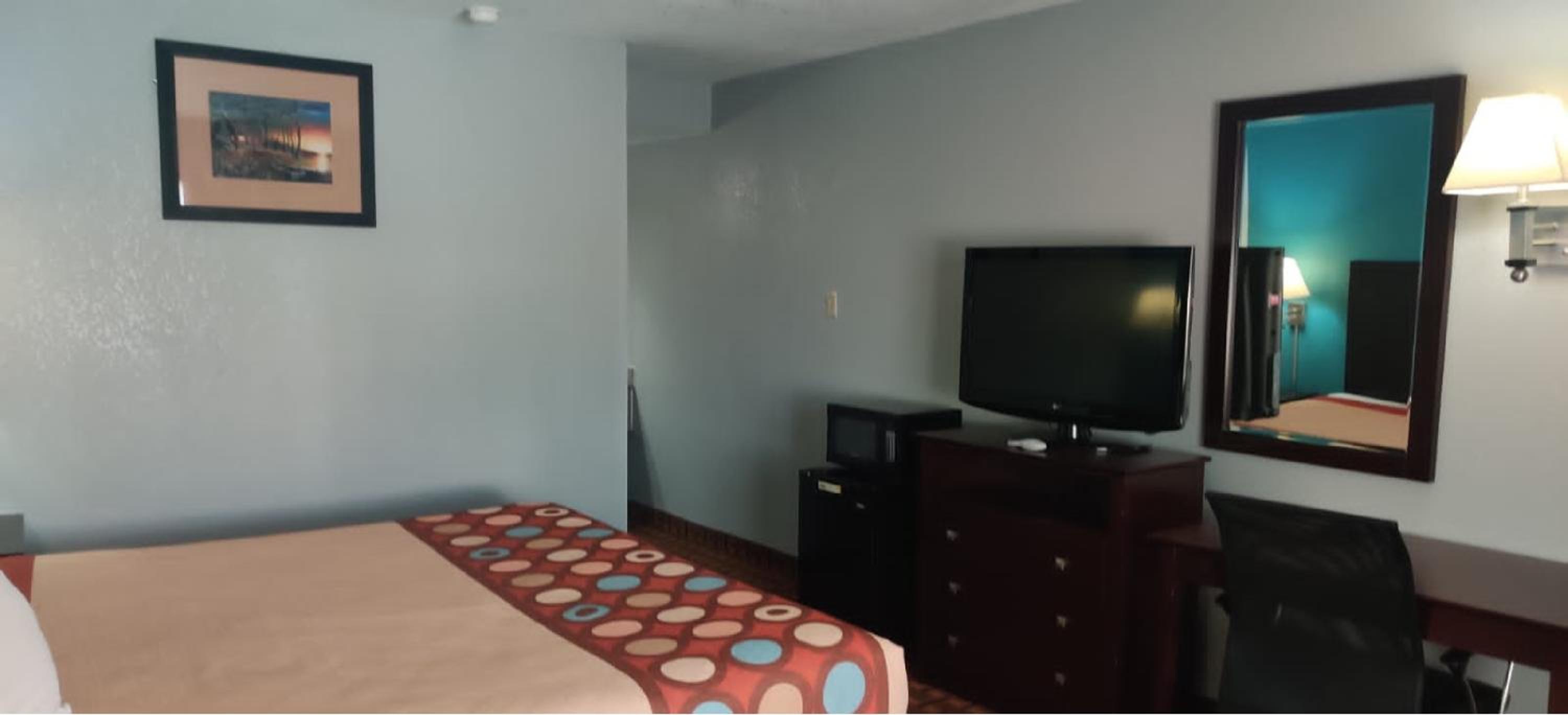 King Room - Non-Smoking - Photo 1