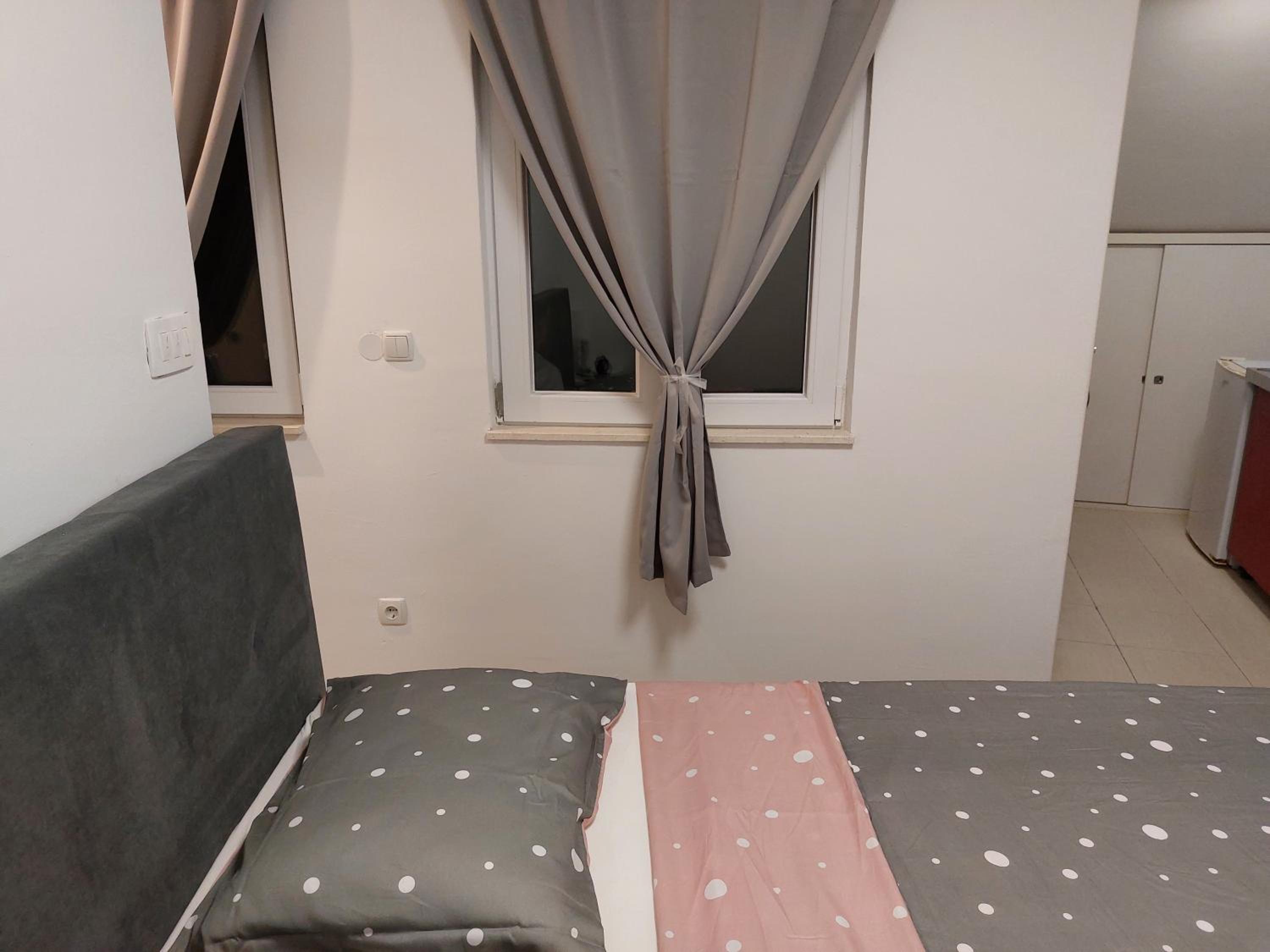 One-Bedroom Apartment - Photo 4