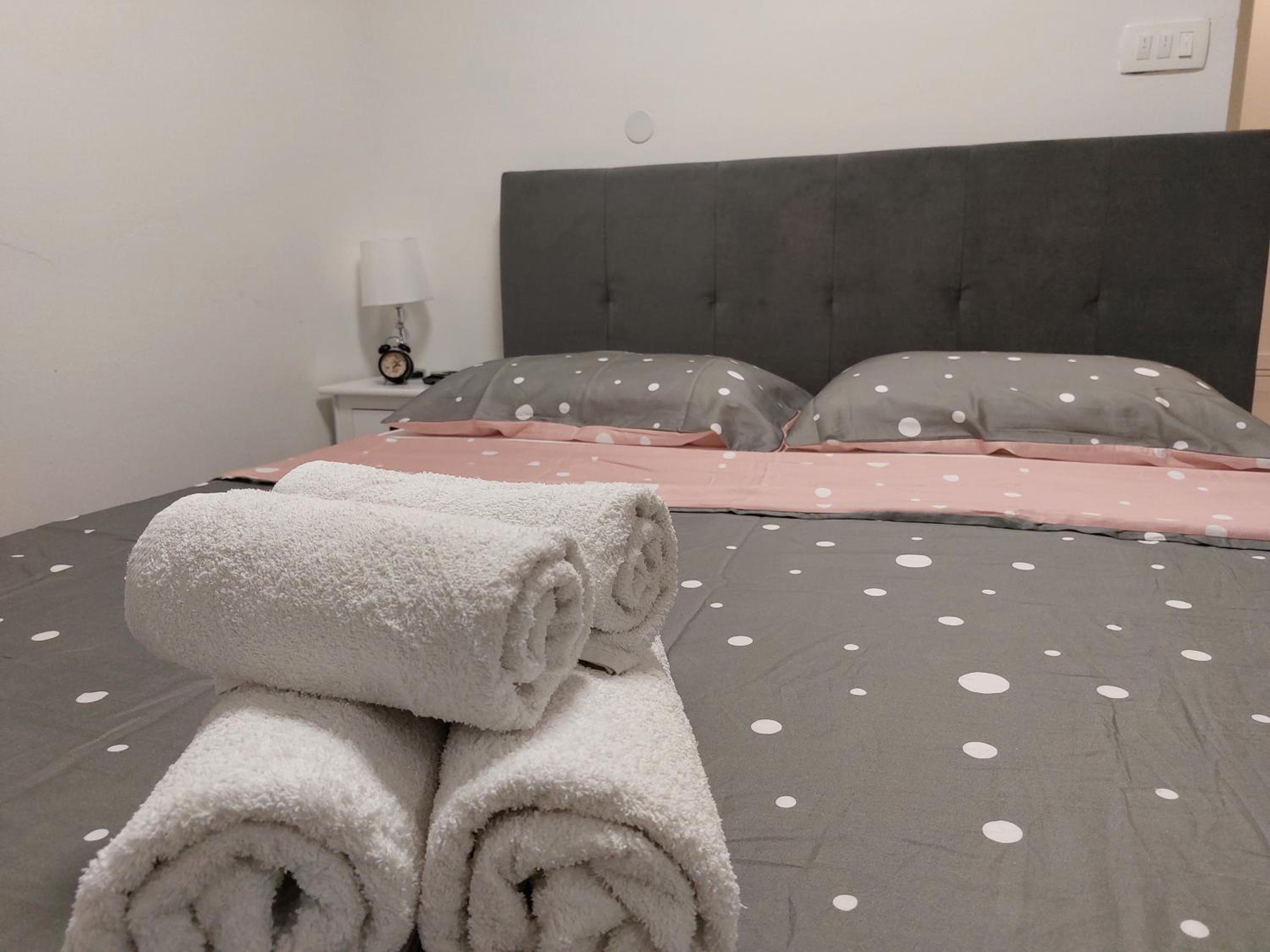 One-Bedroom Apartment - Photo 8