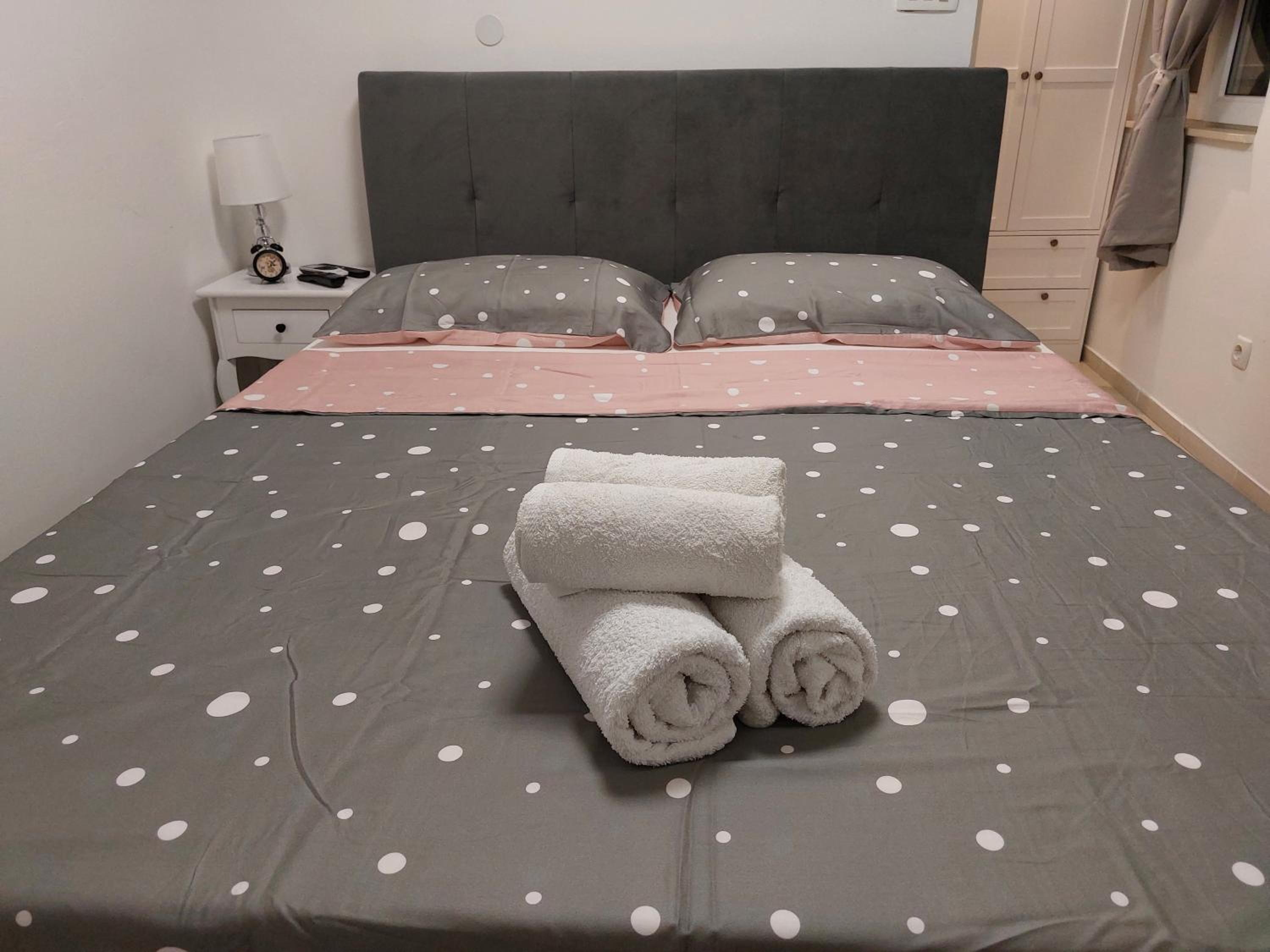 One-Bedroom Apartment - Photo 11