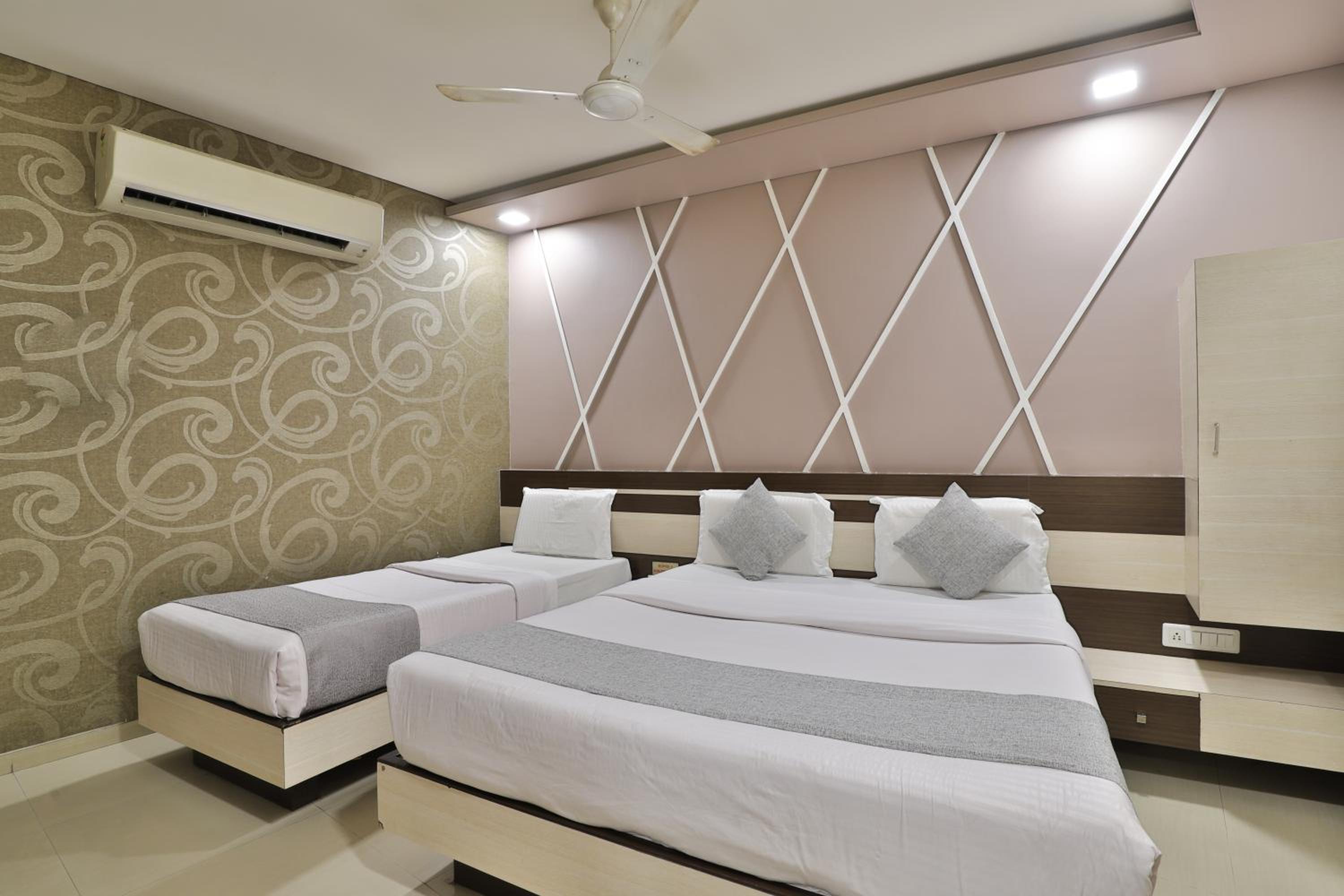 Classic Triple Room