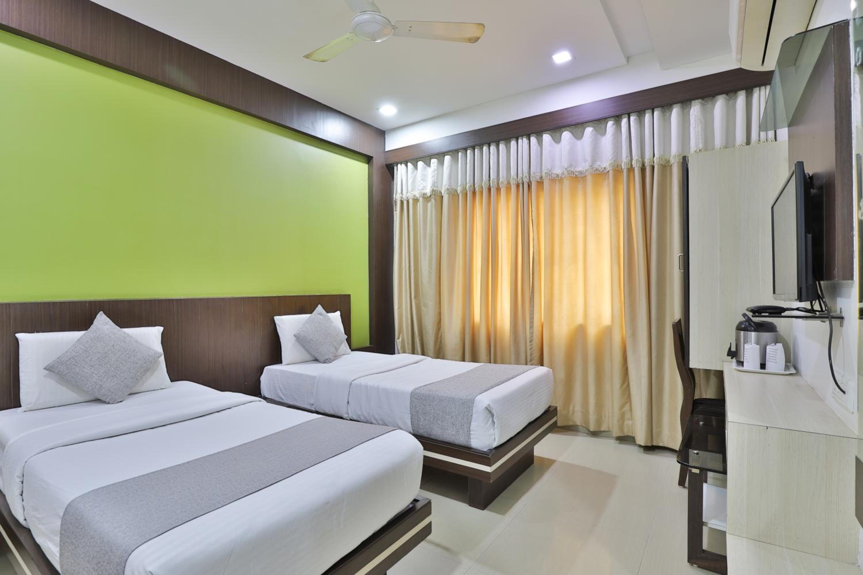 Deluxe Double Room - Photo 7