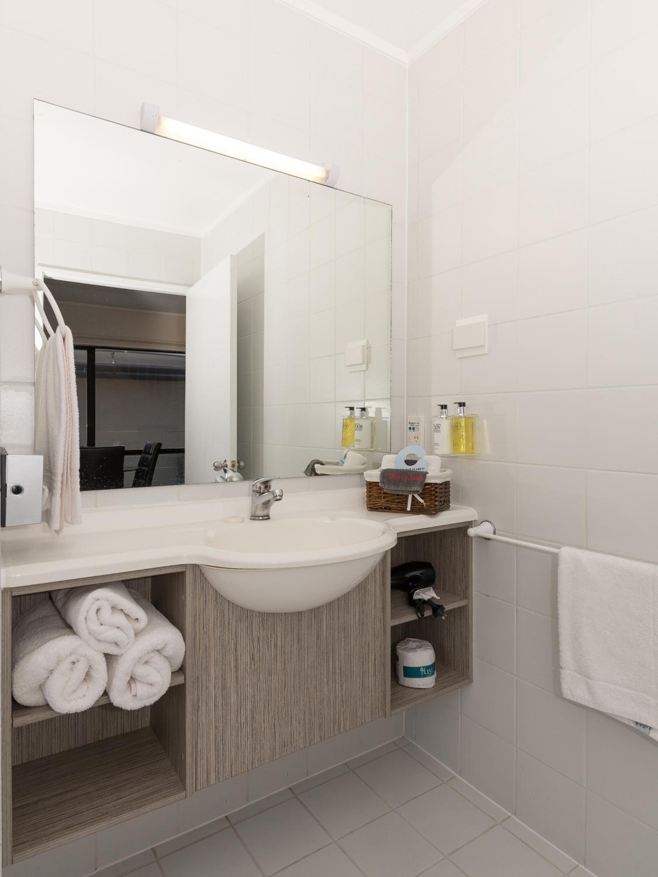 Family Apartment with Hot Tub - Split Level - Photo 4