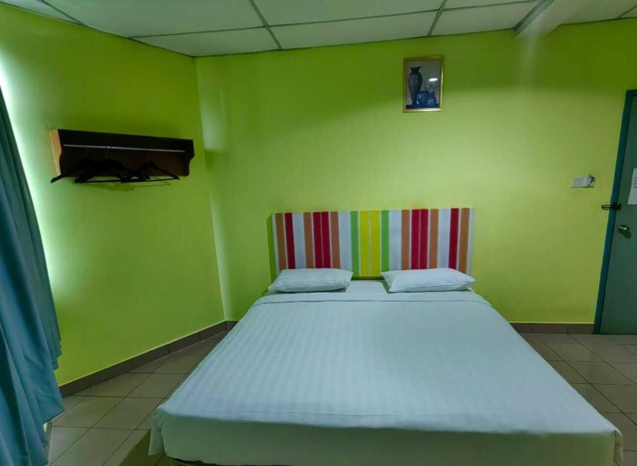Queen Room - Photo 2