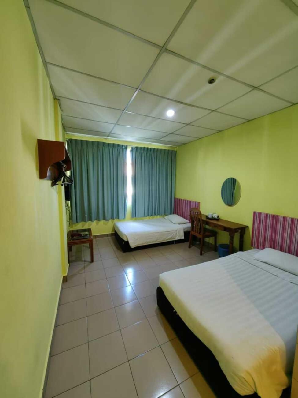 Twin Room - Photo 1