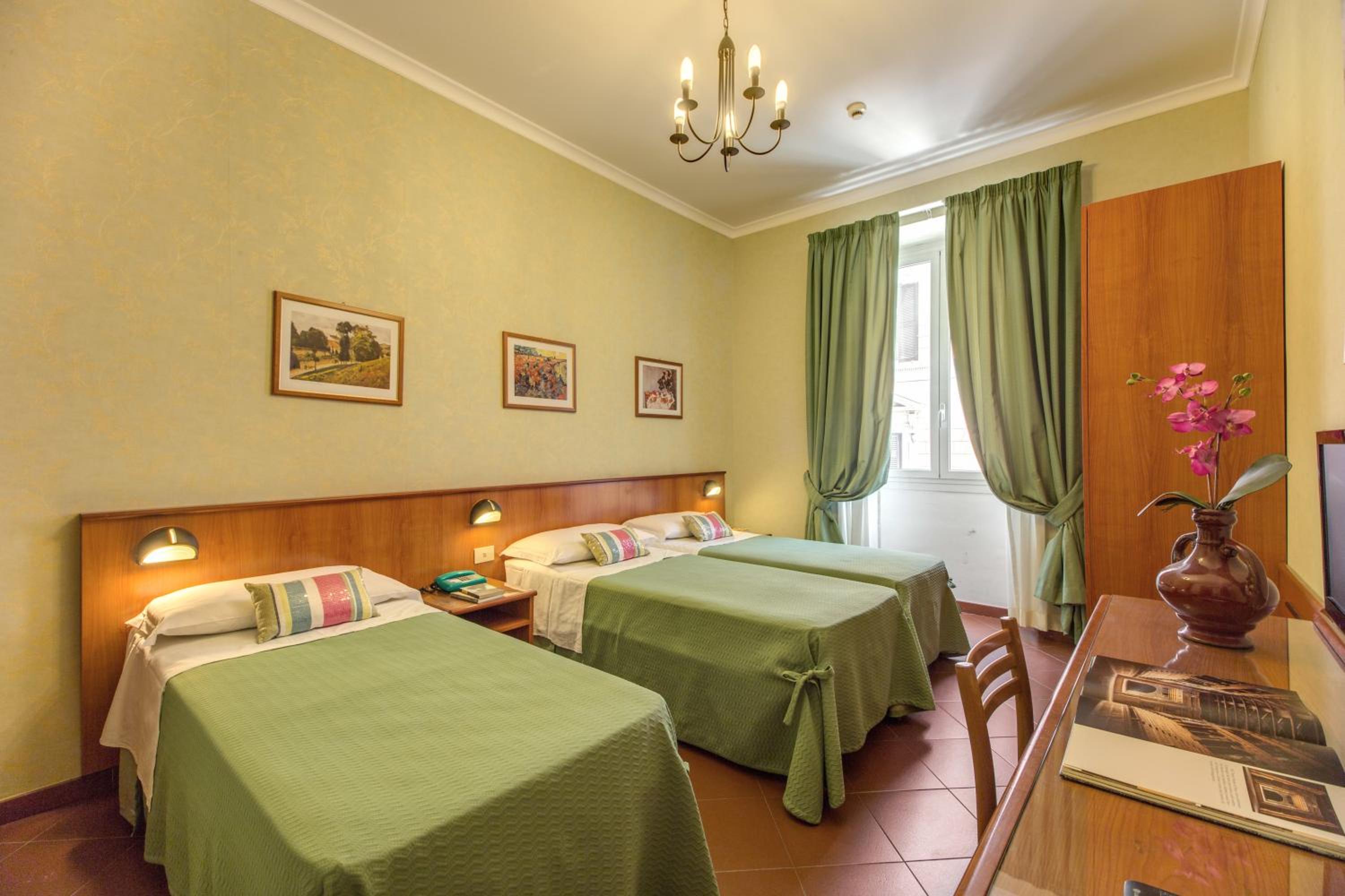 Triple Room photo 2