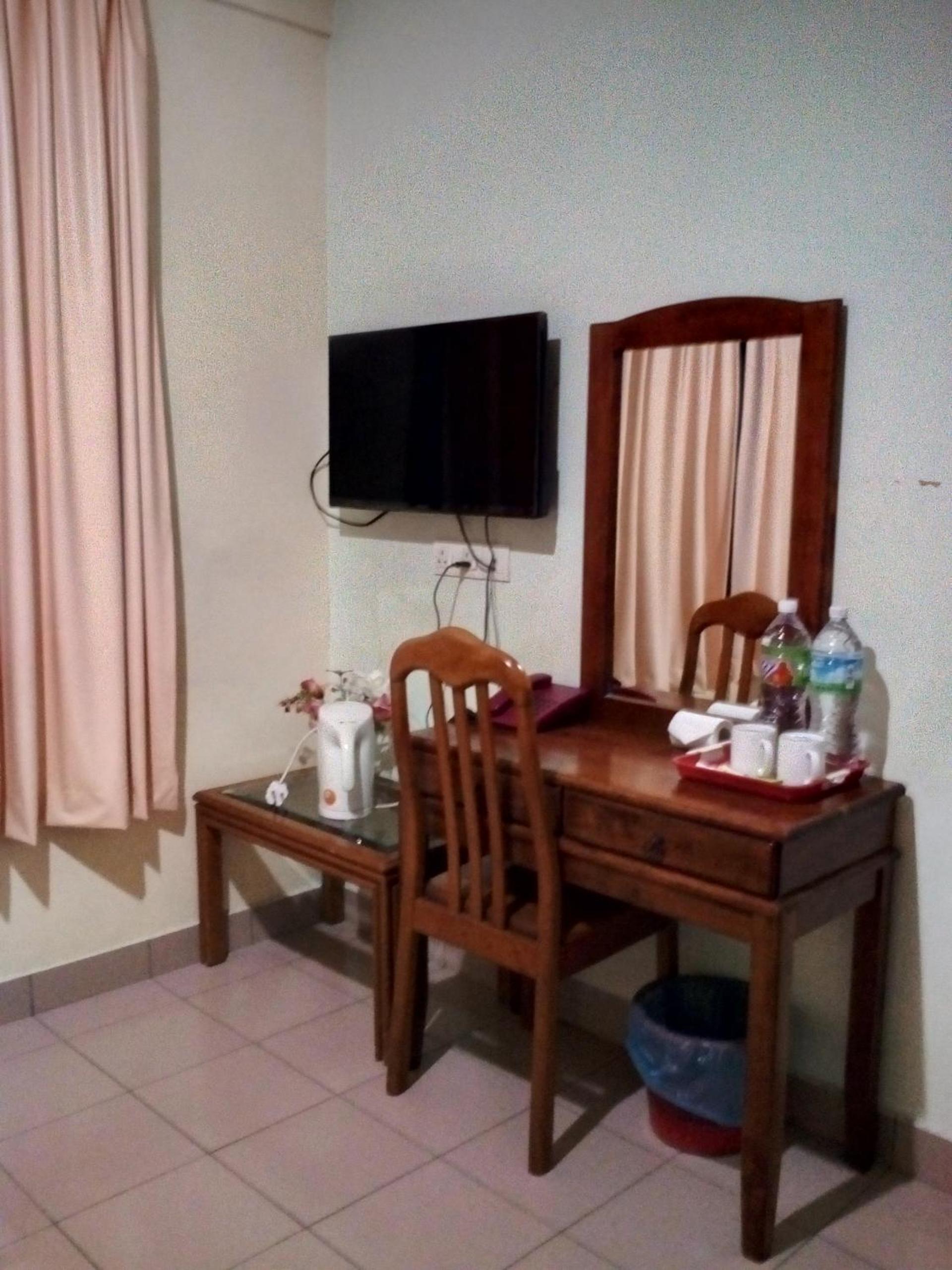 Twin Room - Photo 5