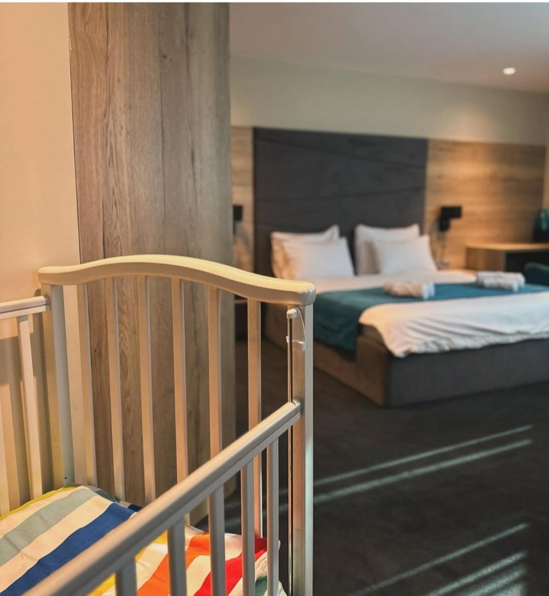 Deluxe Double Room (2 Adults + 1 Child)