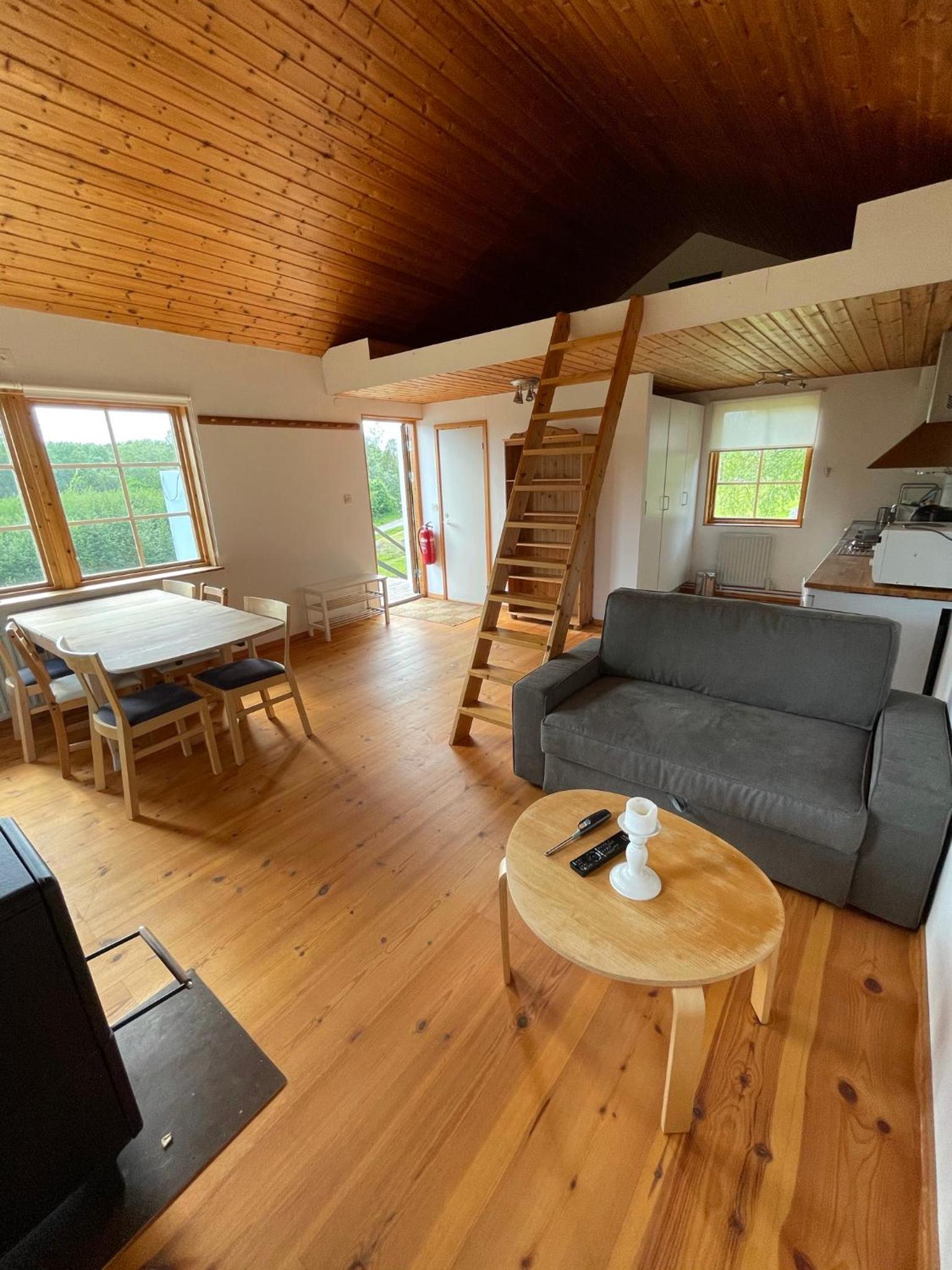 Three-Bedroom House photo 2