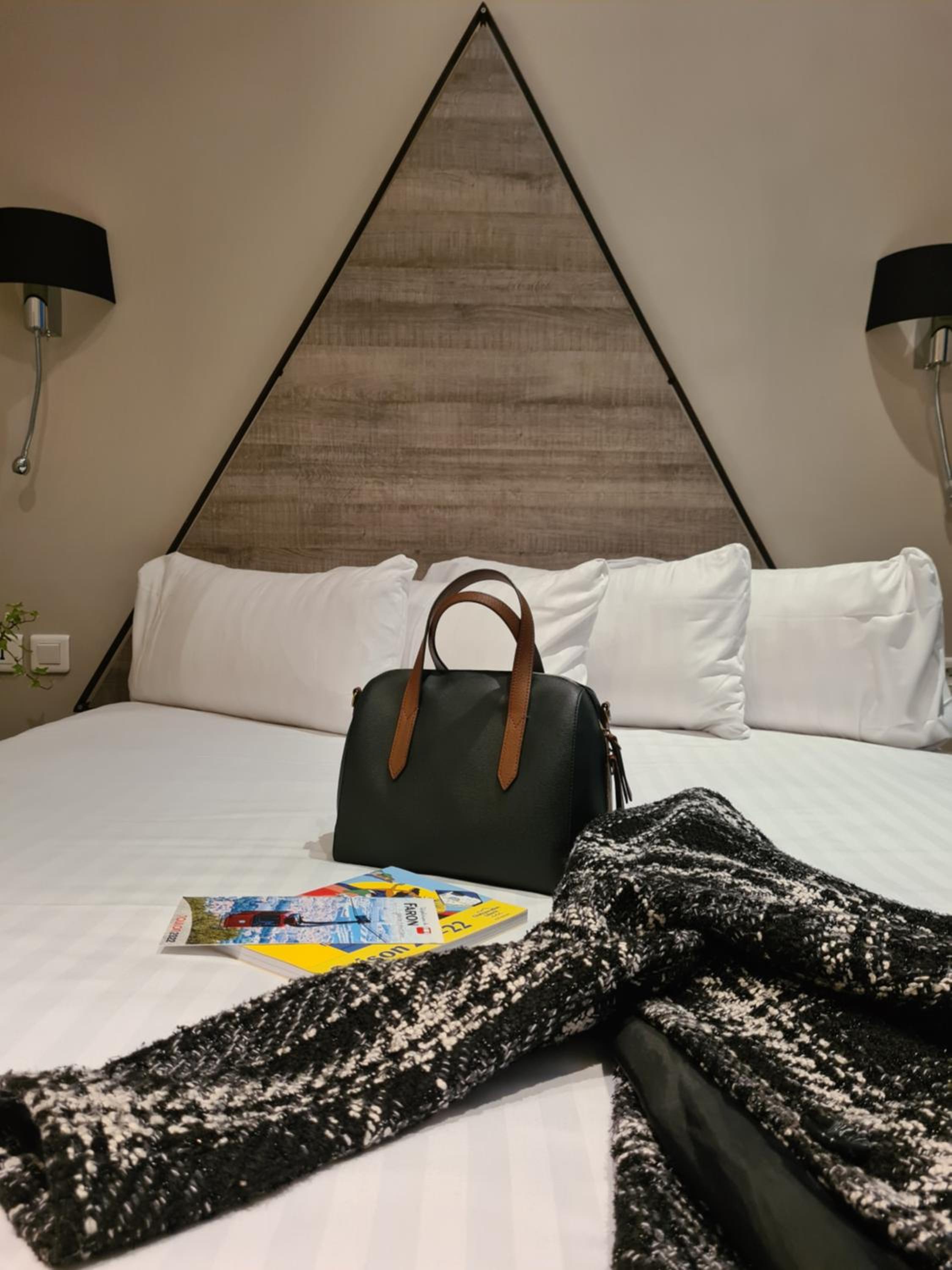 Standard Double Room - Photo 9