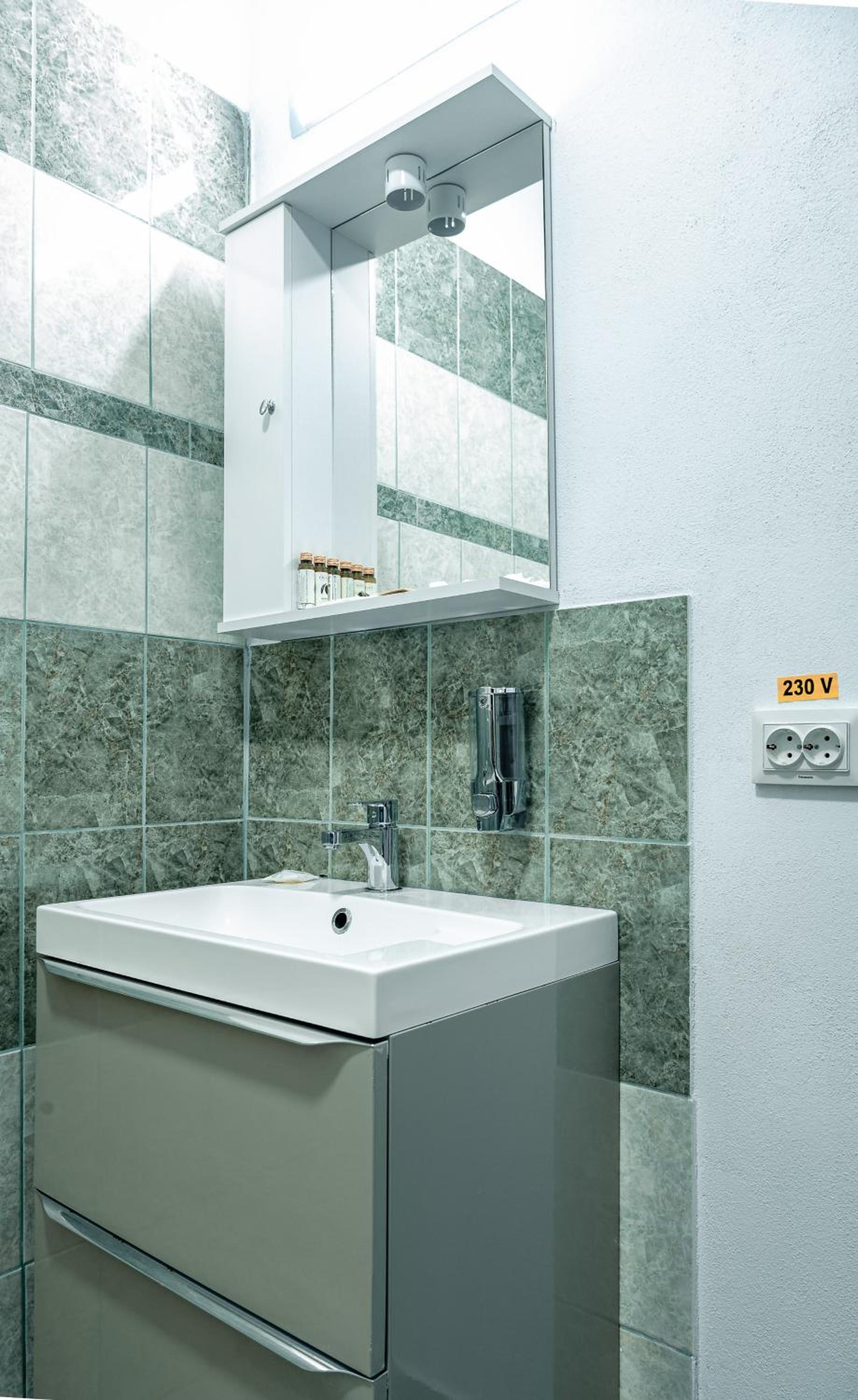 Double or Twin Room - Photo 14
