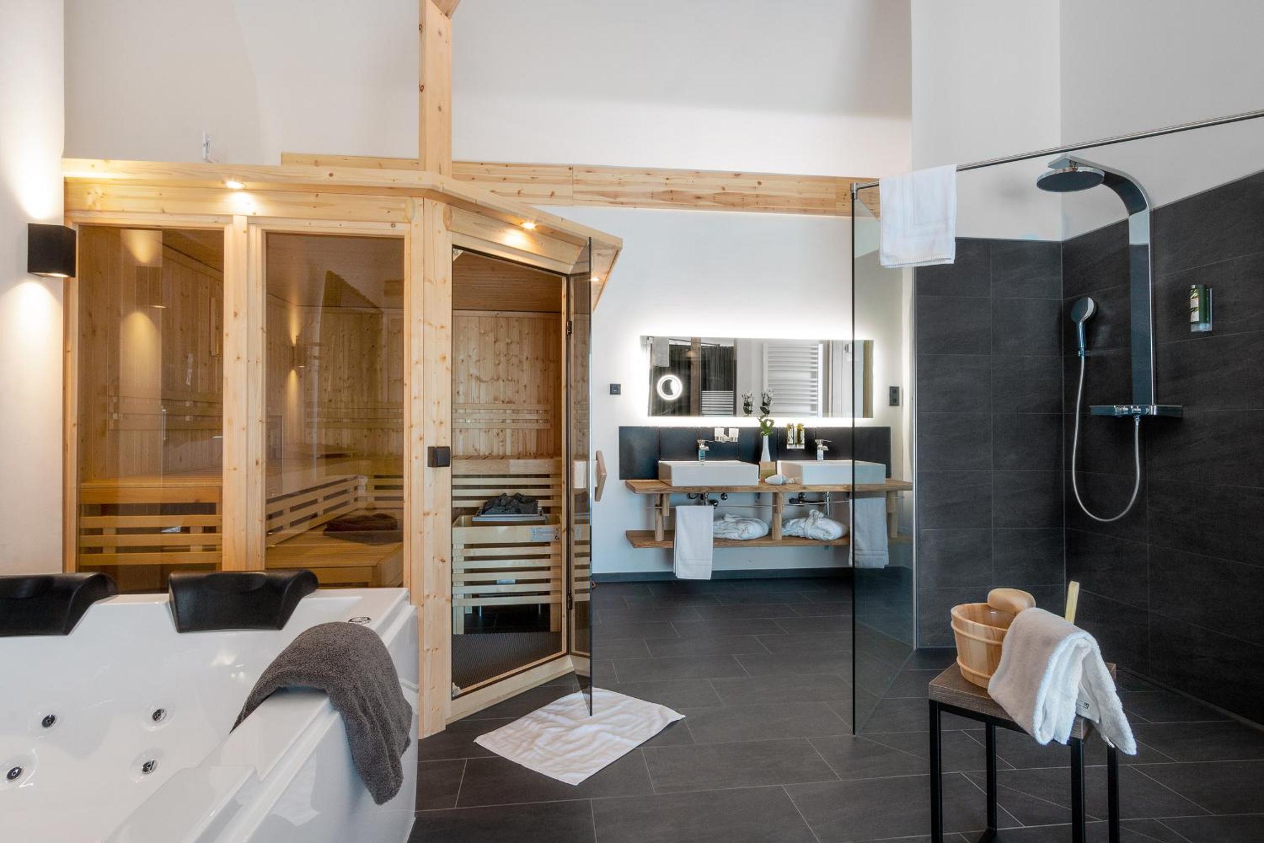 Suite with Terrace - Photo 12