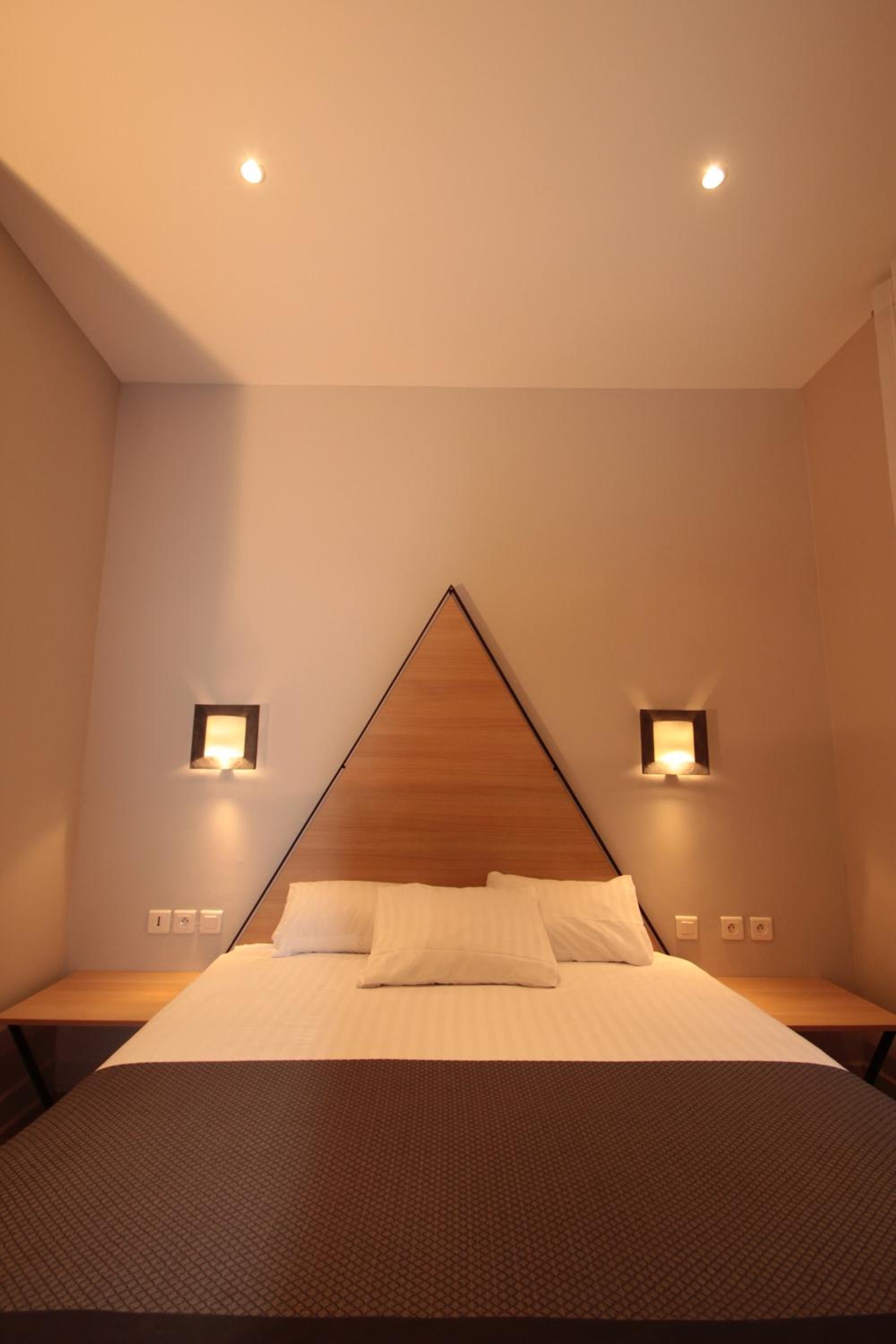 Standard Double Room - Photo 7