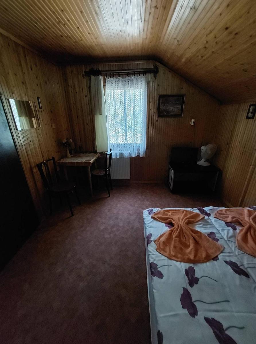 Double Room with Shared Bathroom photo 1