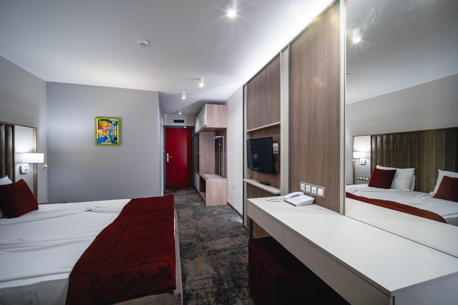 Deluxe Room - Photo 4