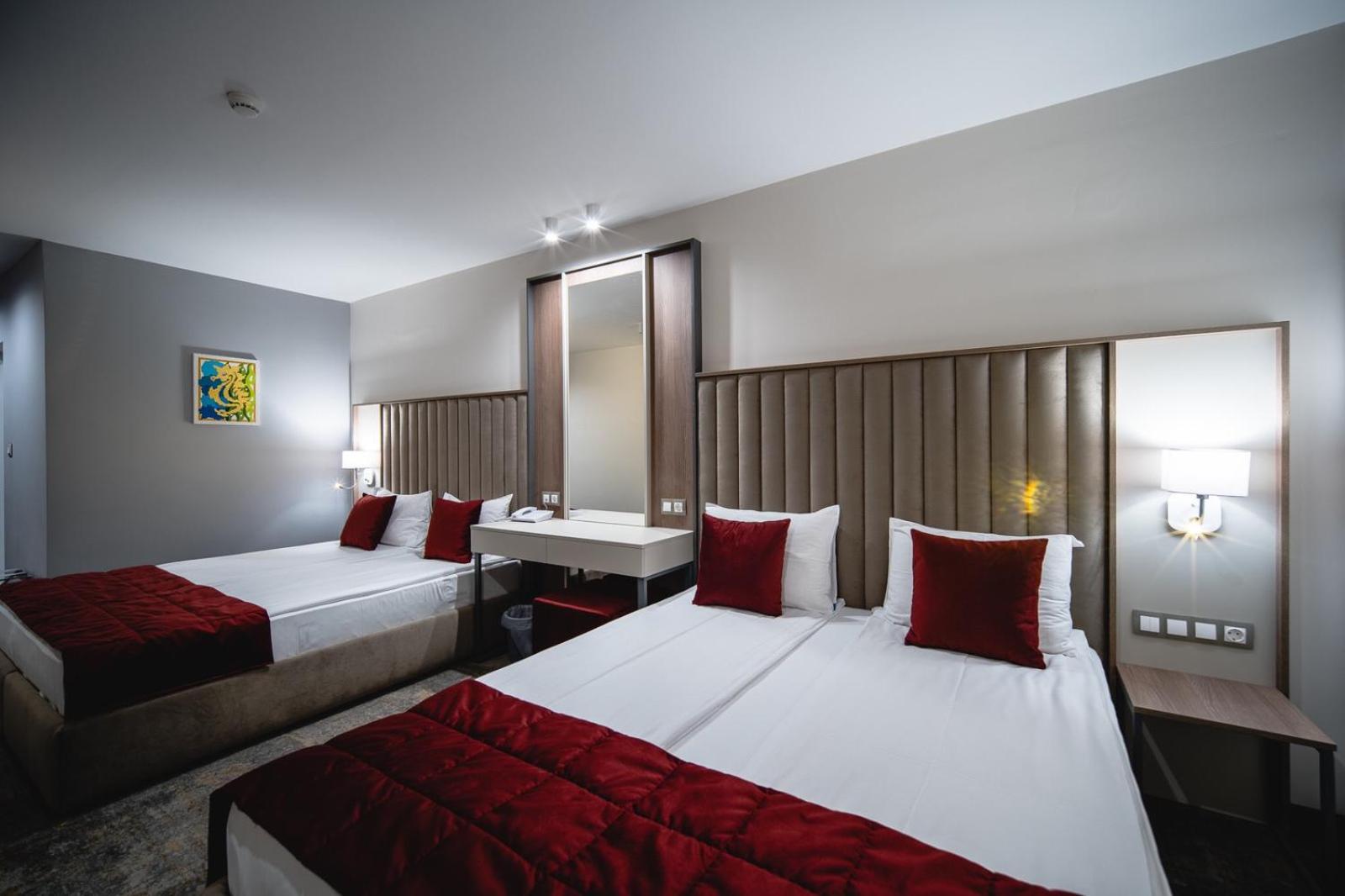 Deluxe Family Room - Photo 1