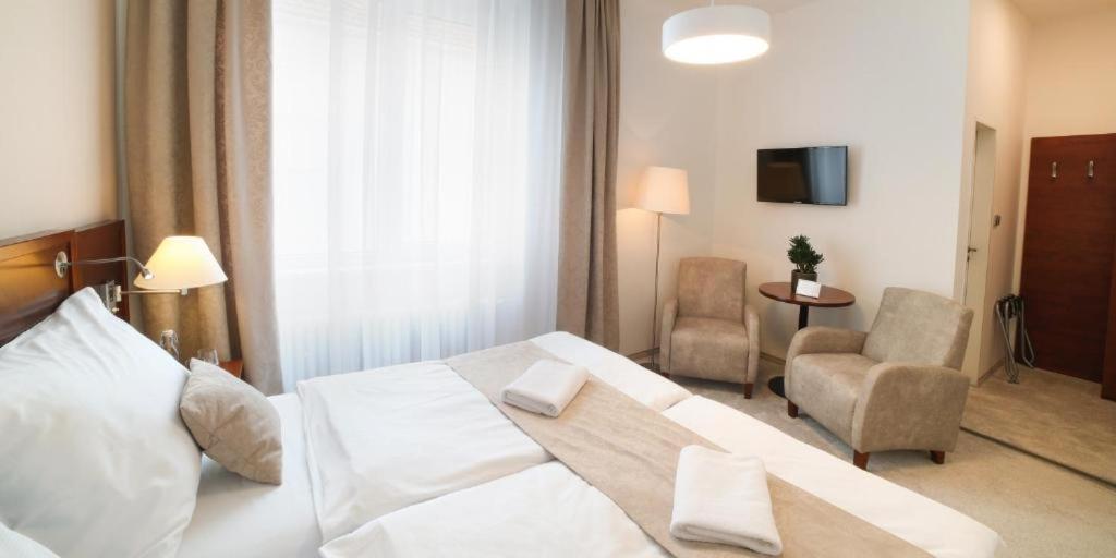 Economy Double Room photo 1
