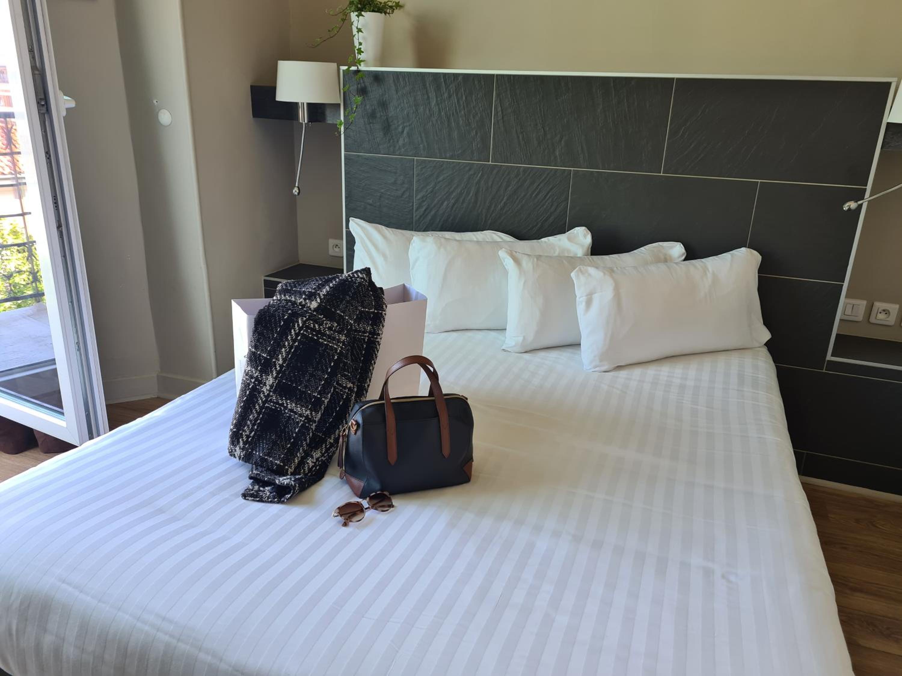 Double Room with Street View - Photo 7