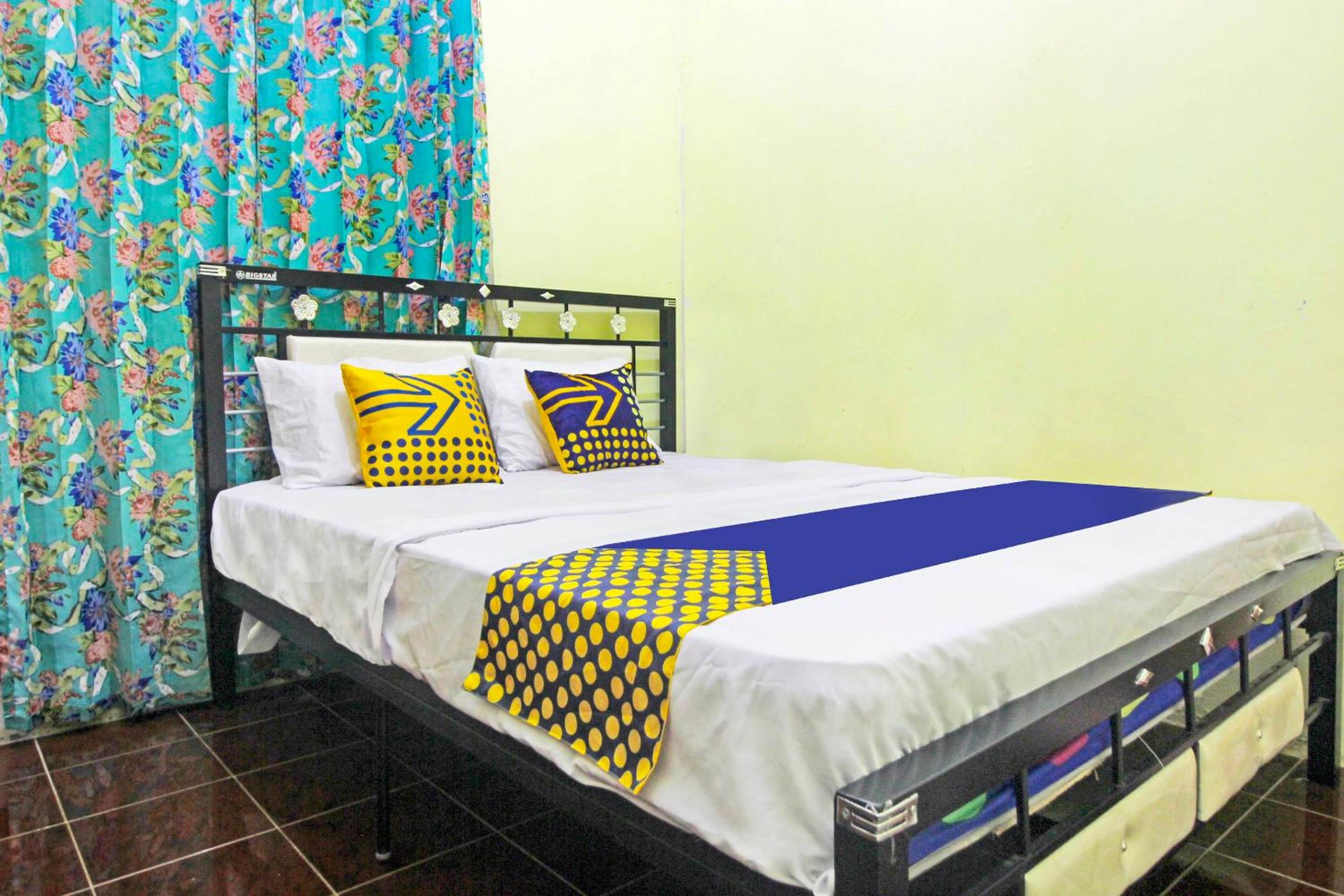Budget Double Room - Photo 14