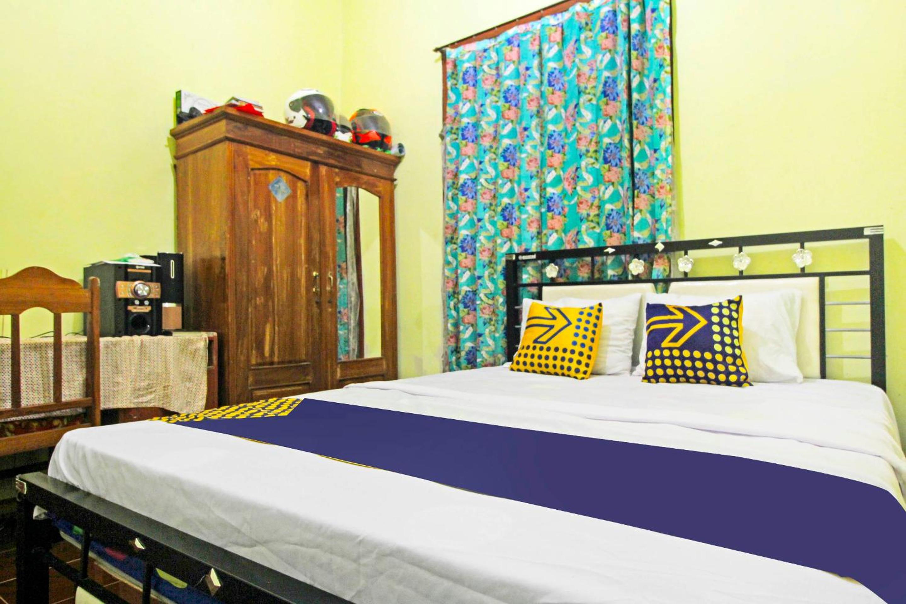 Budget Double Room - Photo 5