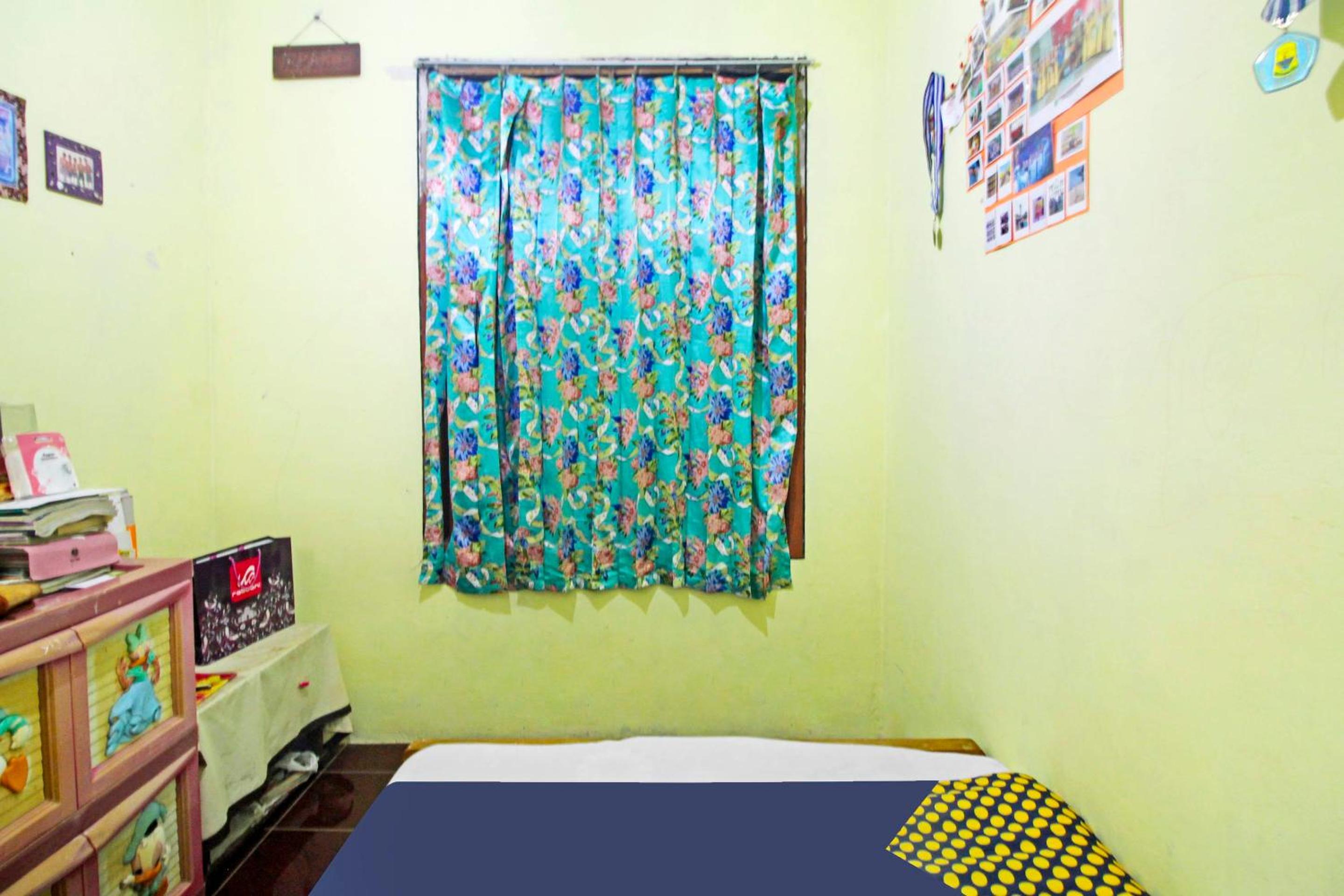 Budget Double Room - Photo 16