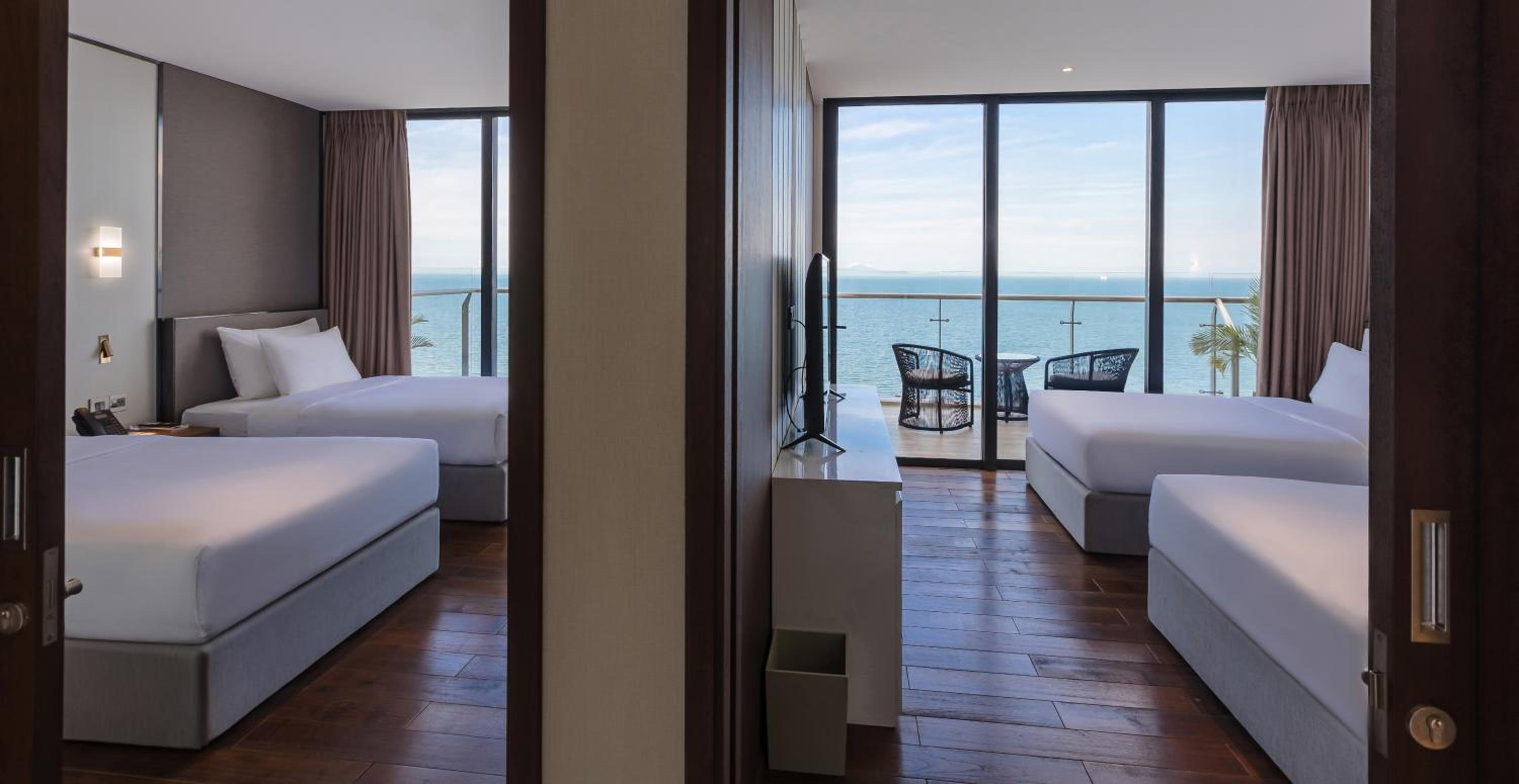 Three bedroom Ocean Suite with Balcony and Jacuzzi Bathtub