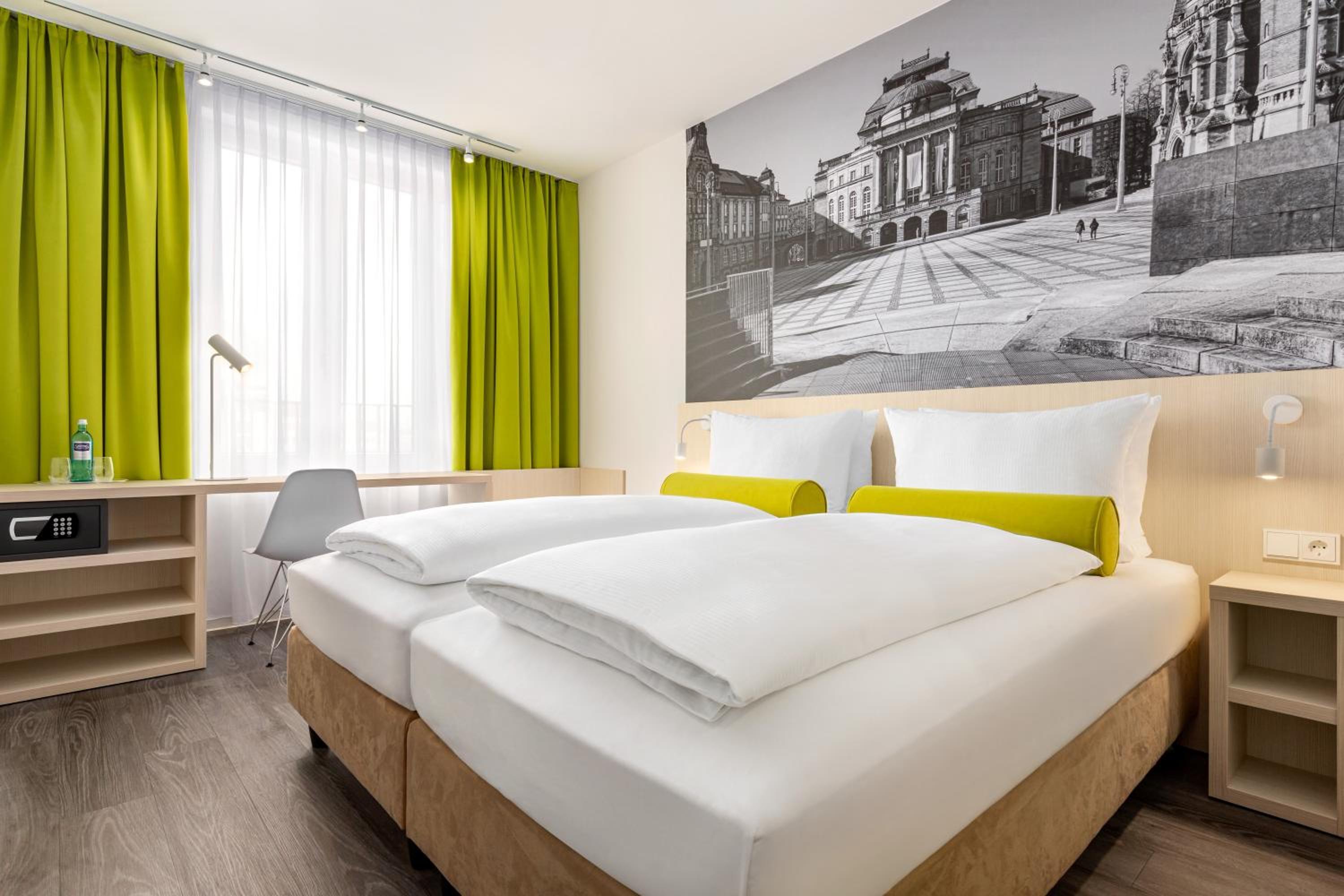 Standard Double Room - Photo 1