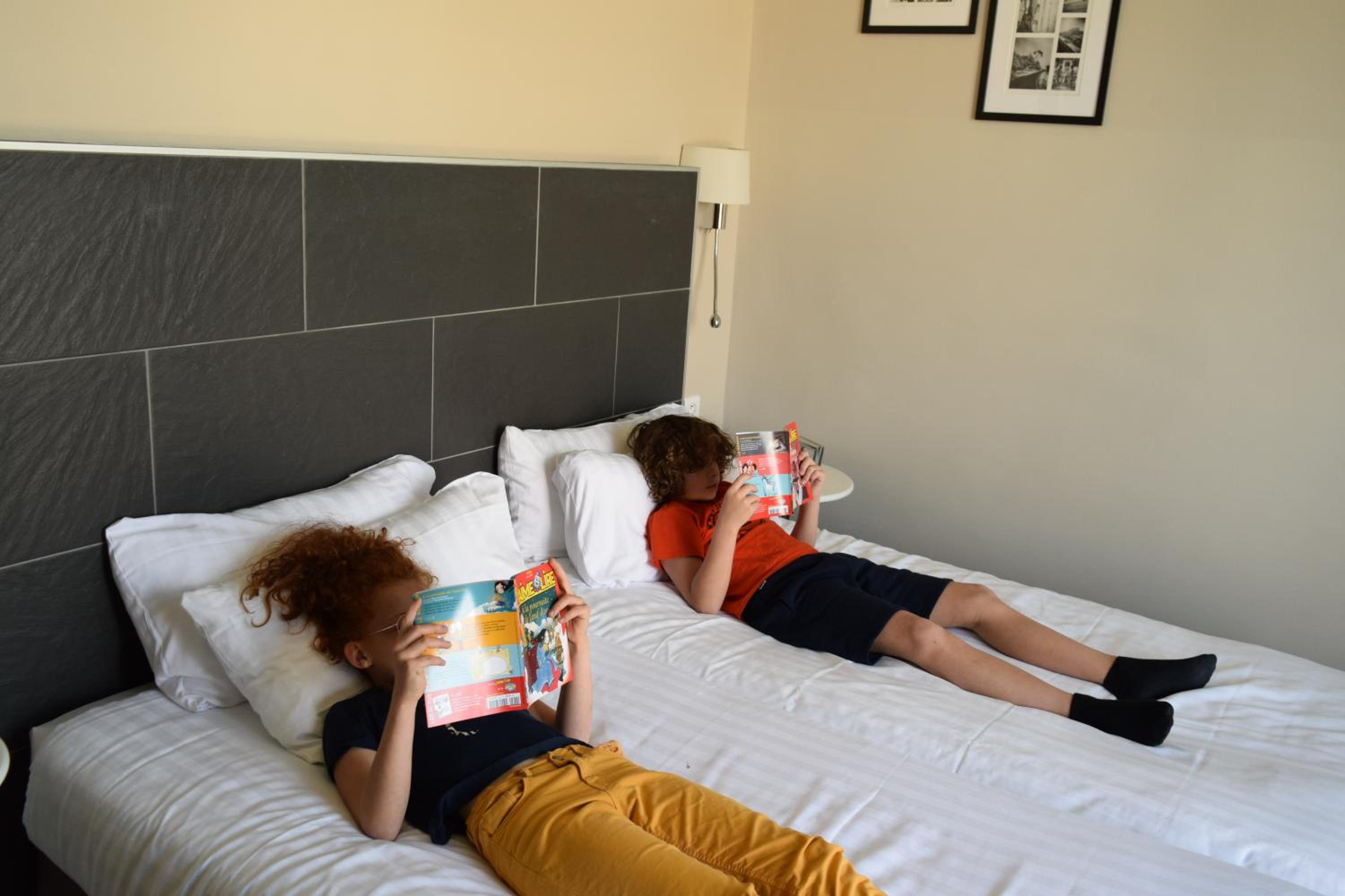 Twin Room with Street View - Photo 9