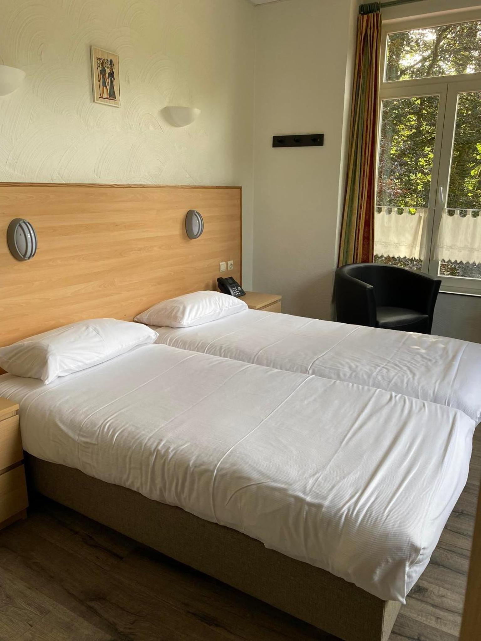 Small Double Room photo 2