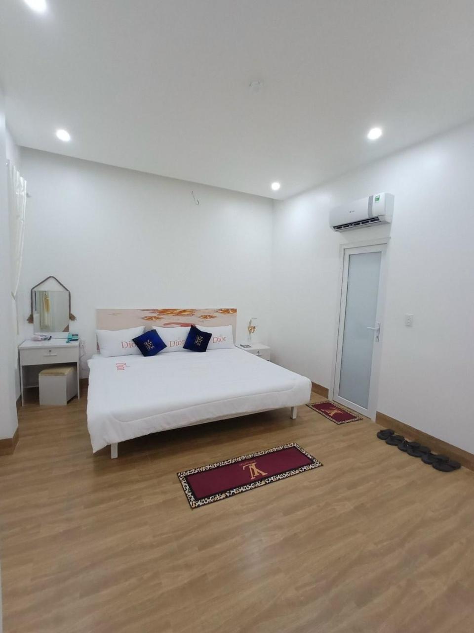 Standard Double Room - Photo 14