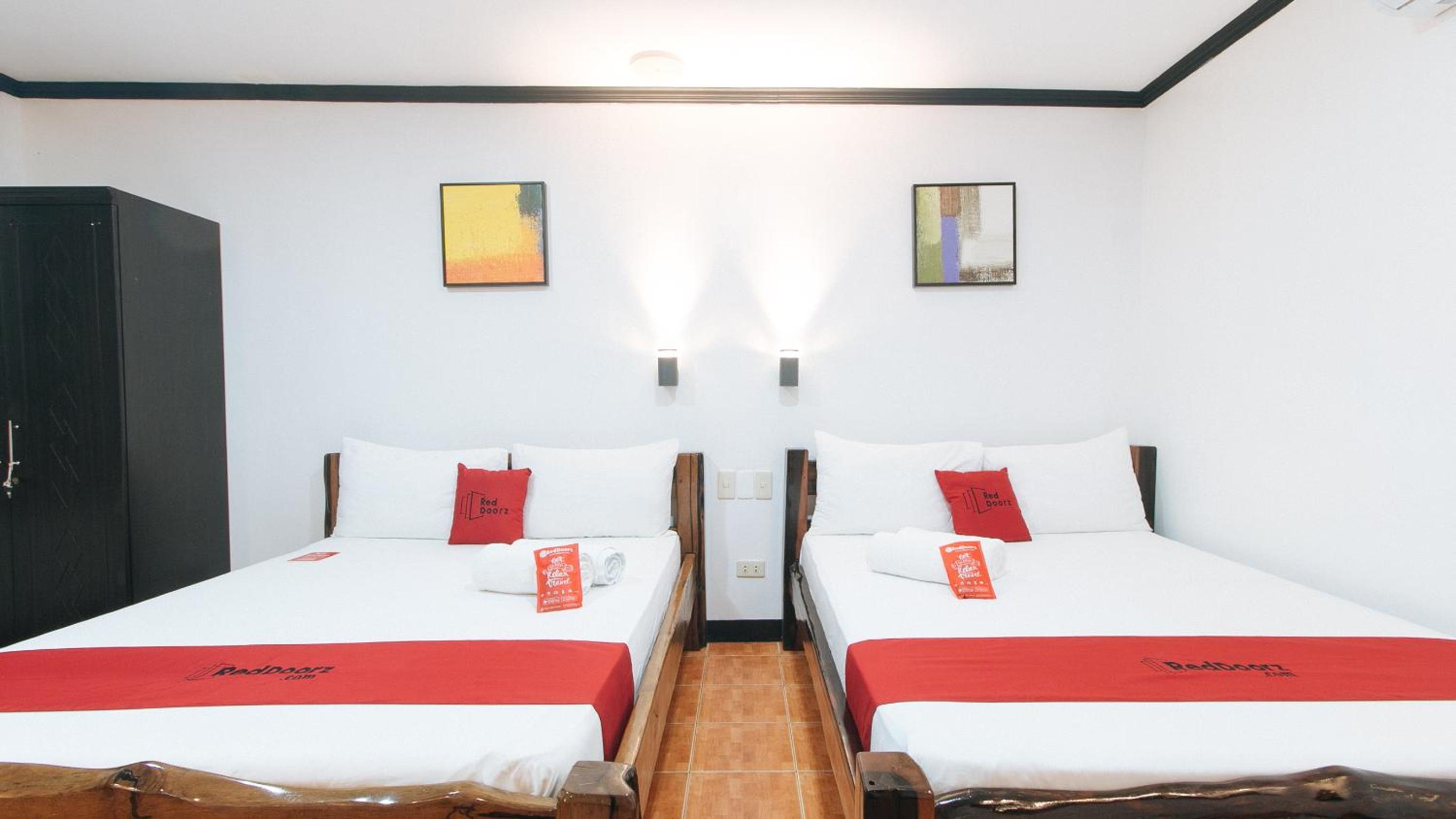 Twin Room - Photo 2