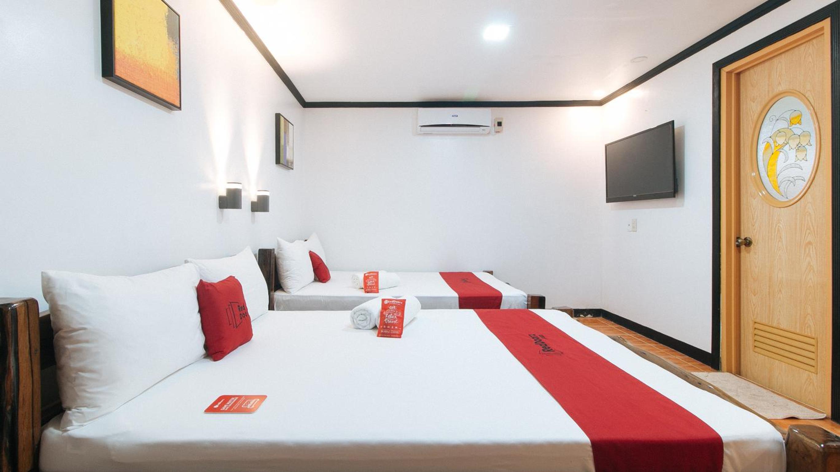 Twin Room - Photo 6