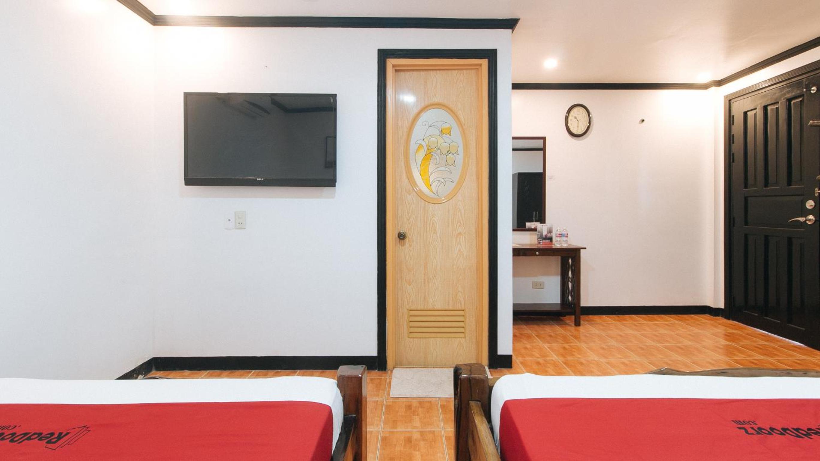 Twin Room - Photo 8