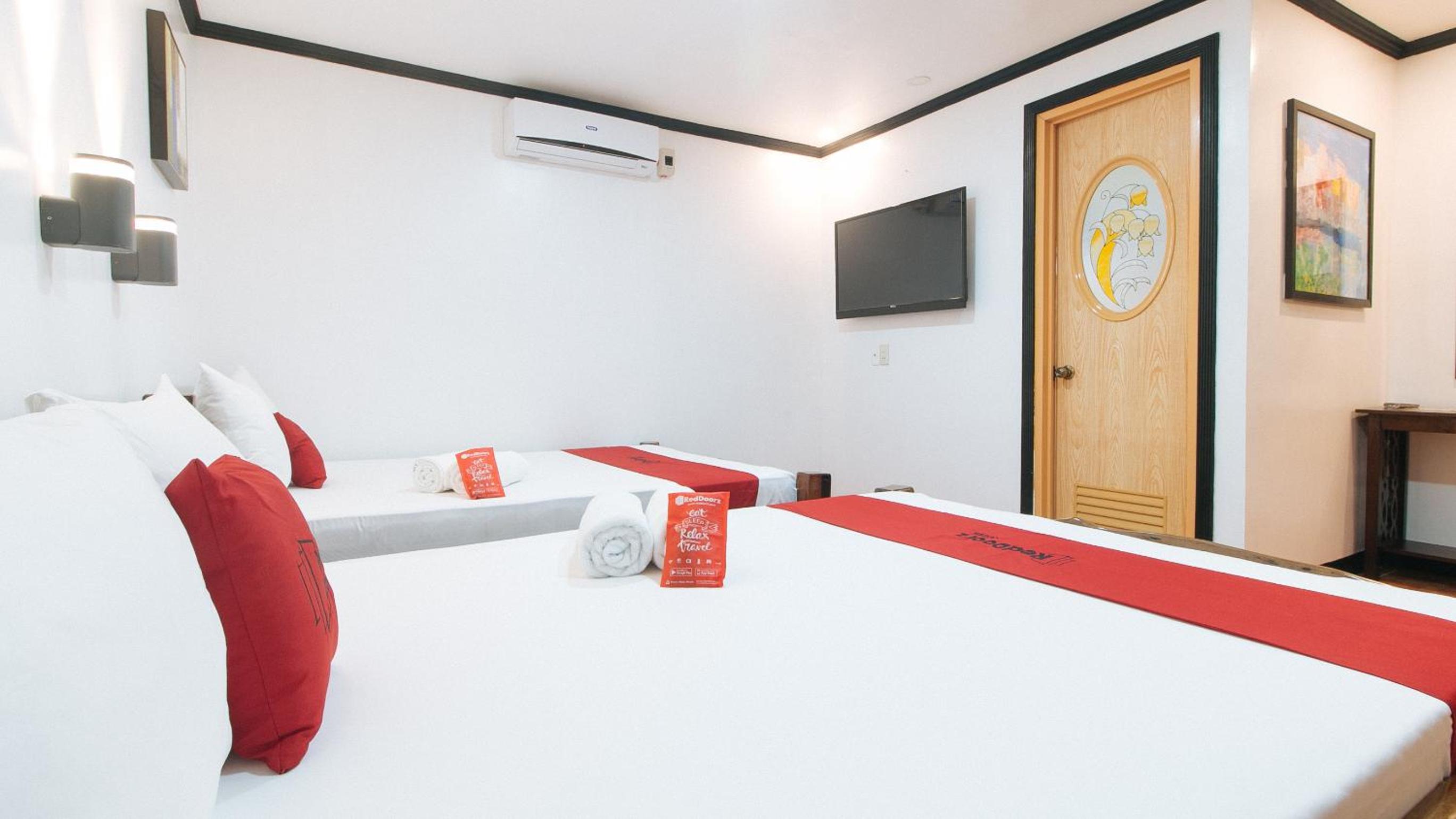 Twin Room - Photo 7