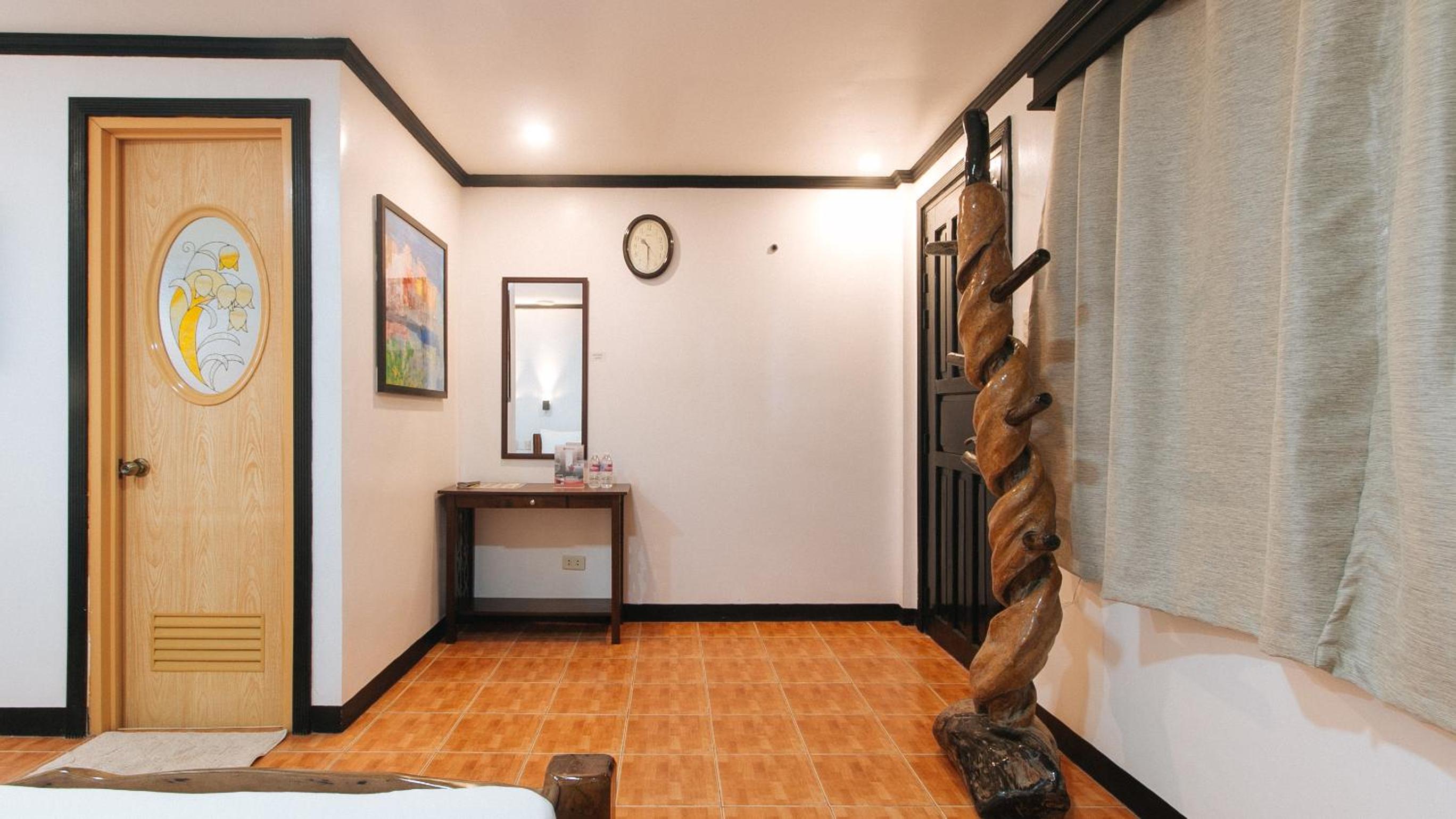 Twin Room - Photo 9