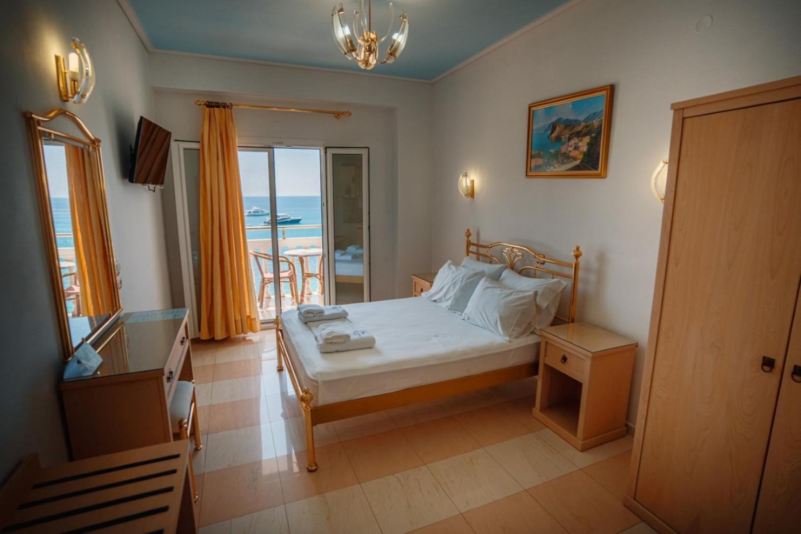 Double or Twin Room with Sea View