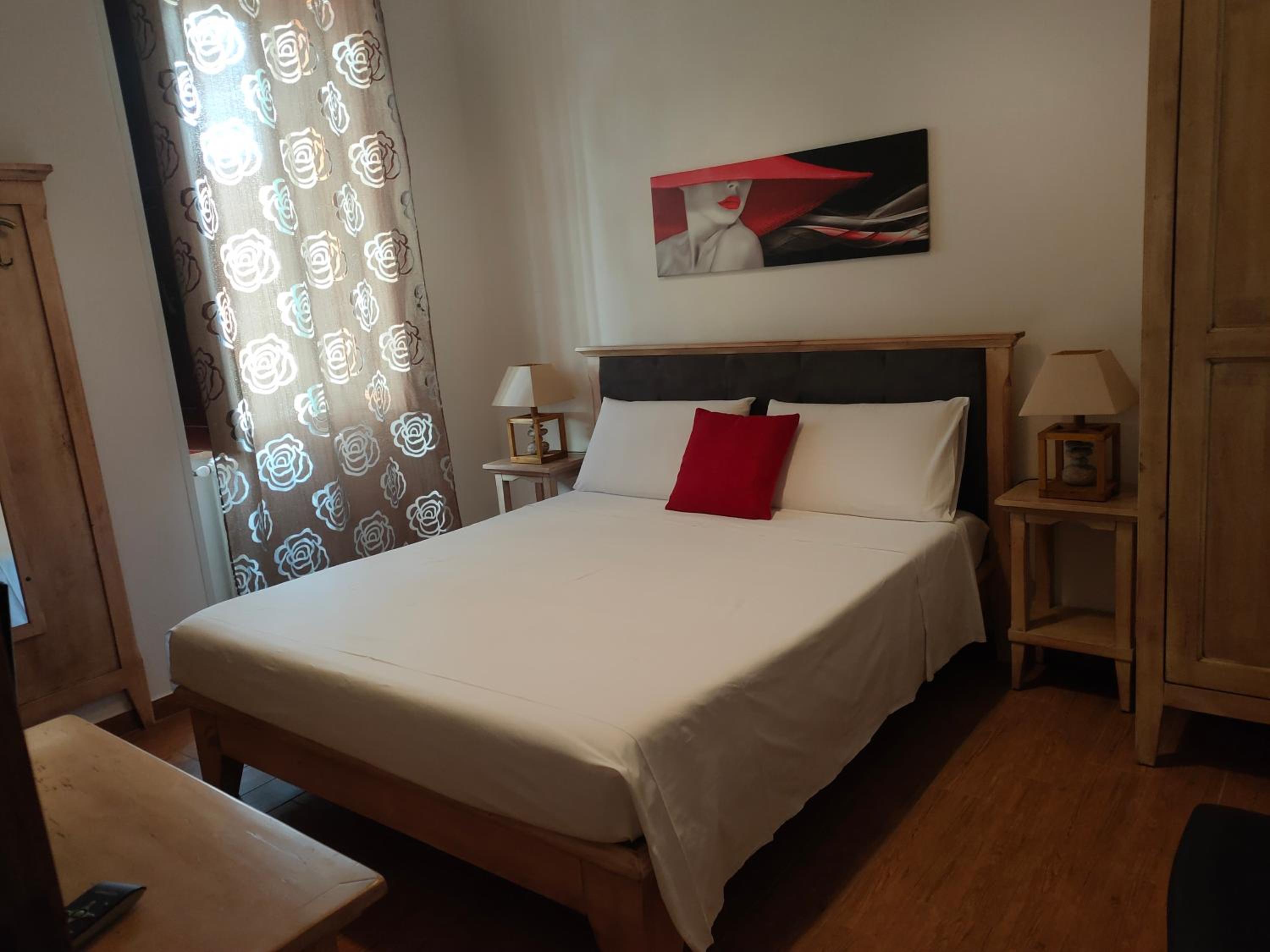 Double Room - Photo 9