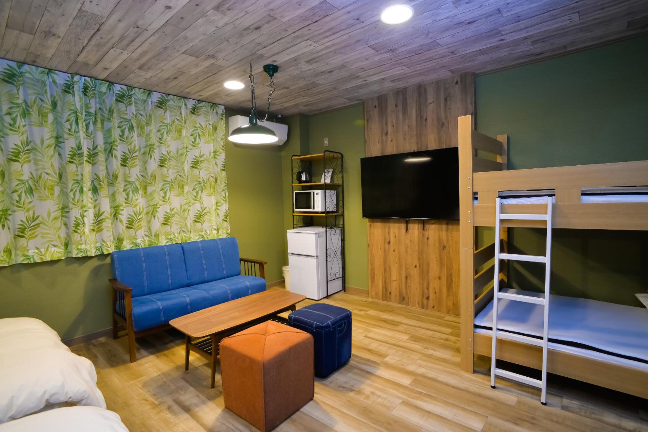 Family Room - Photo 4