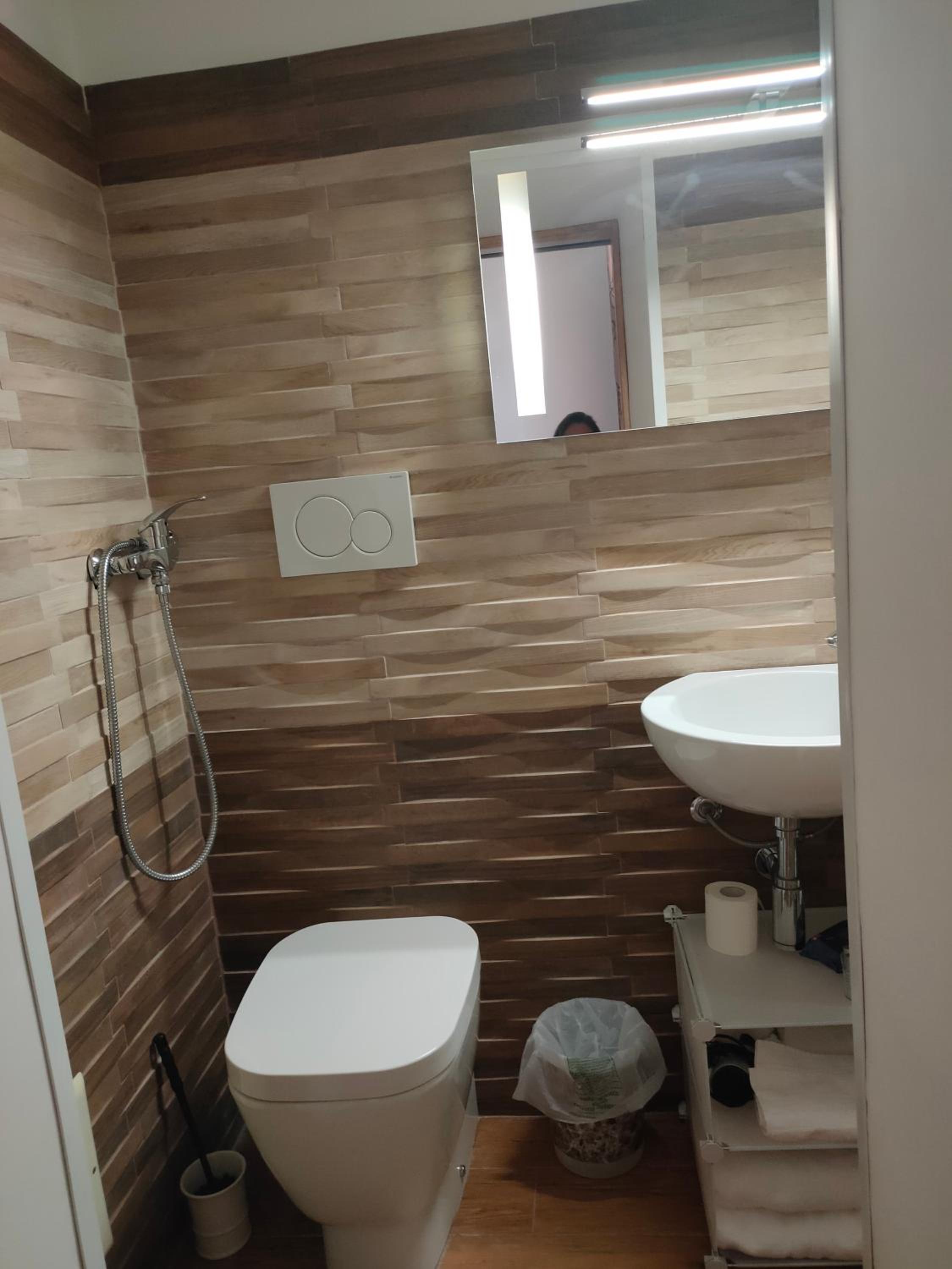 Double Room - Photo 6