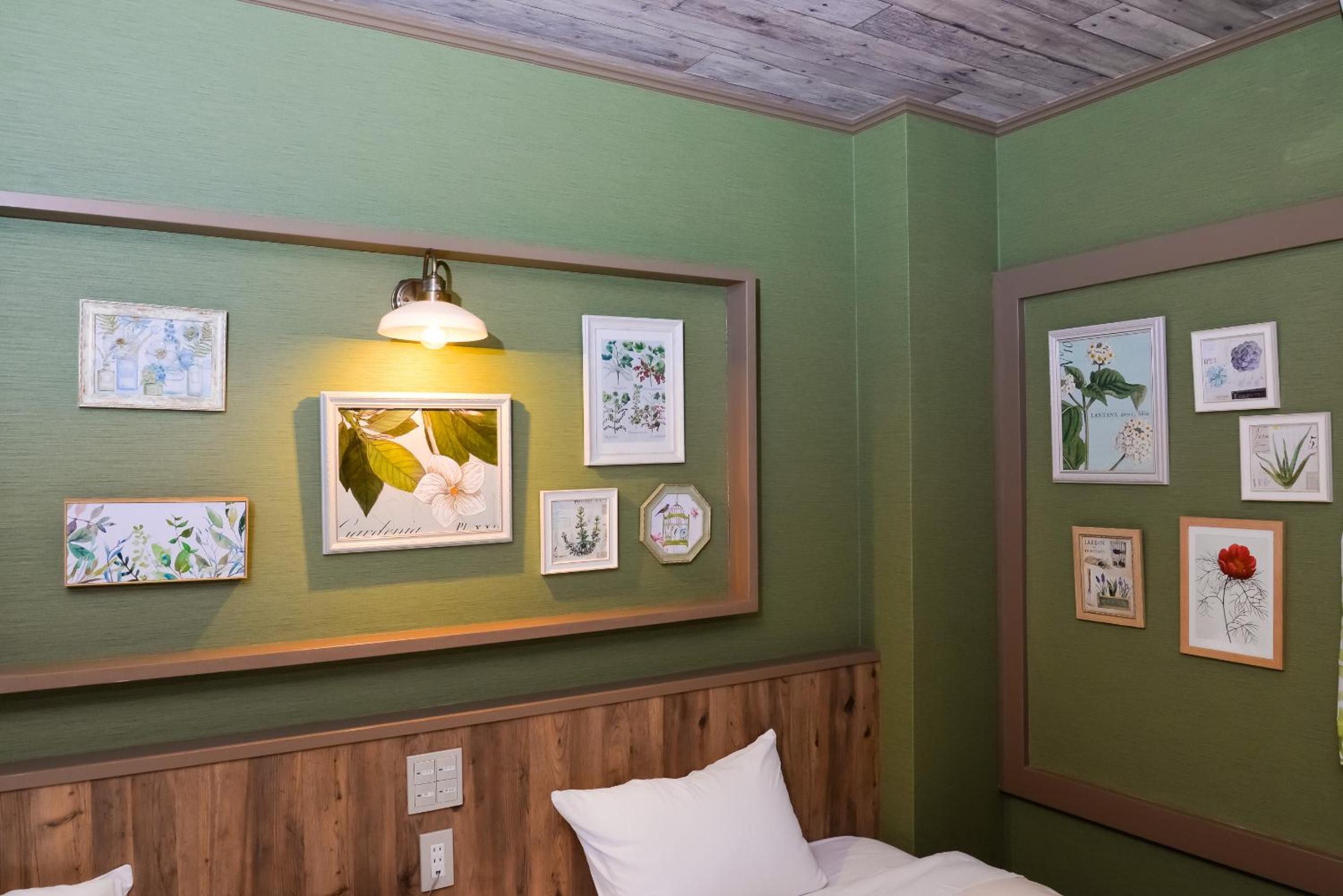 Family Room - Photo 1