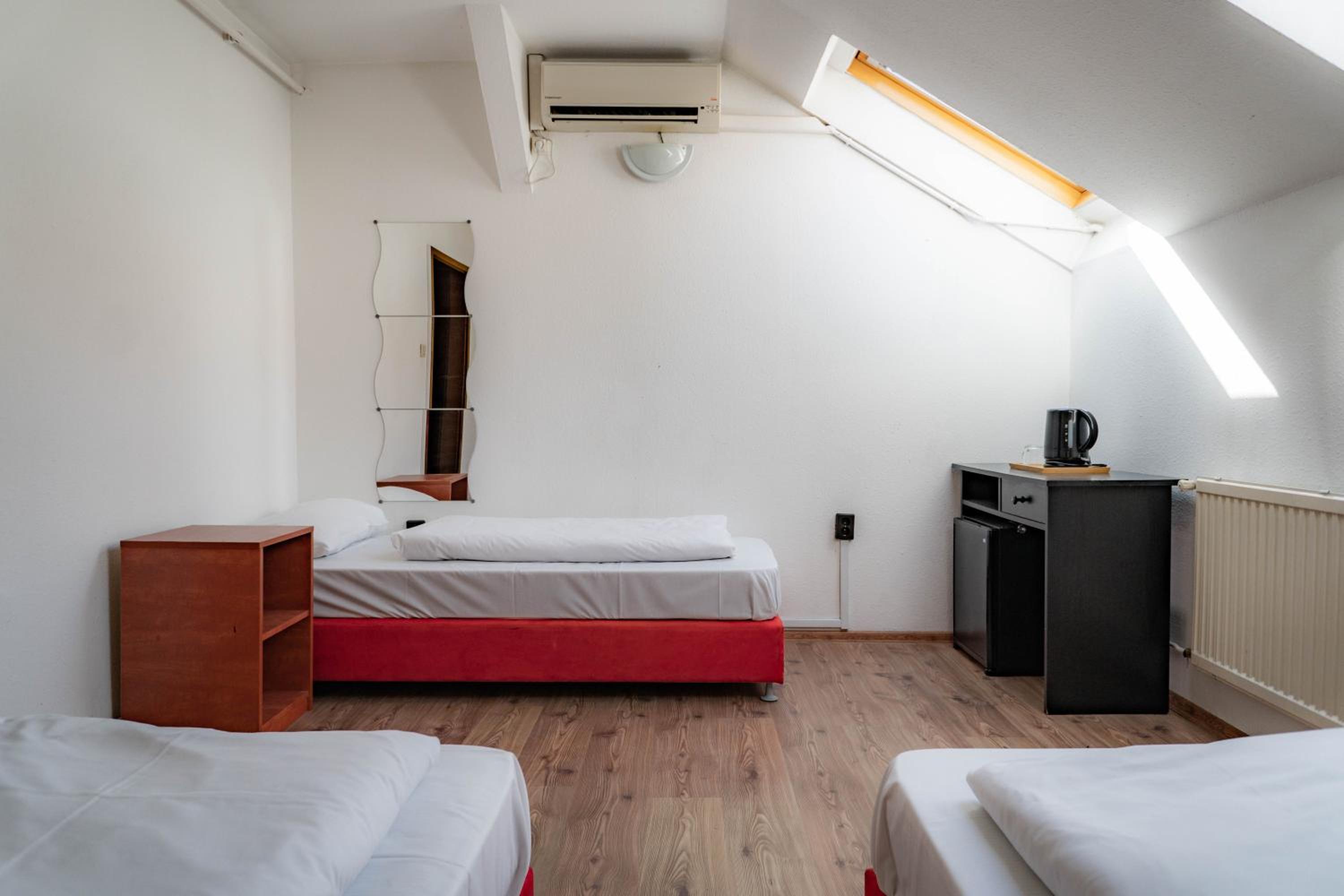 Triple Room - Photo 6
