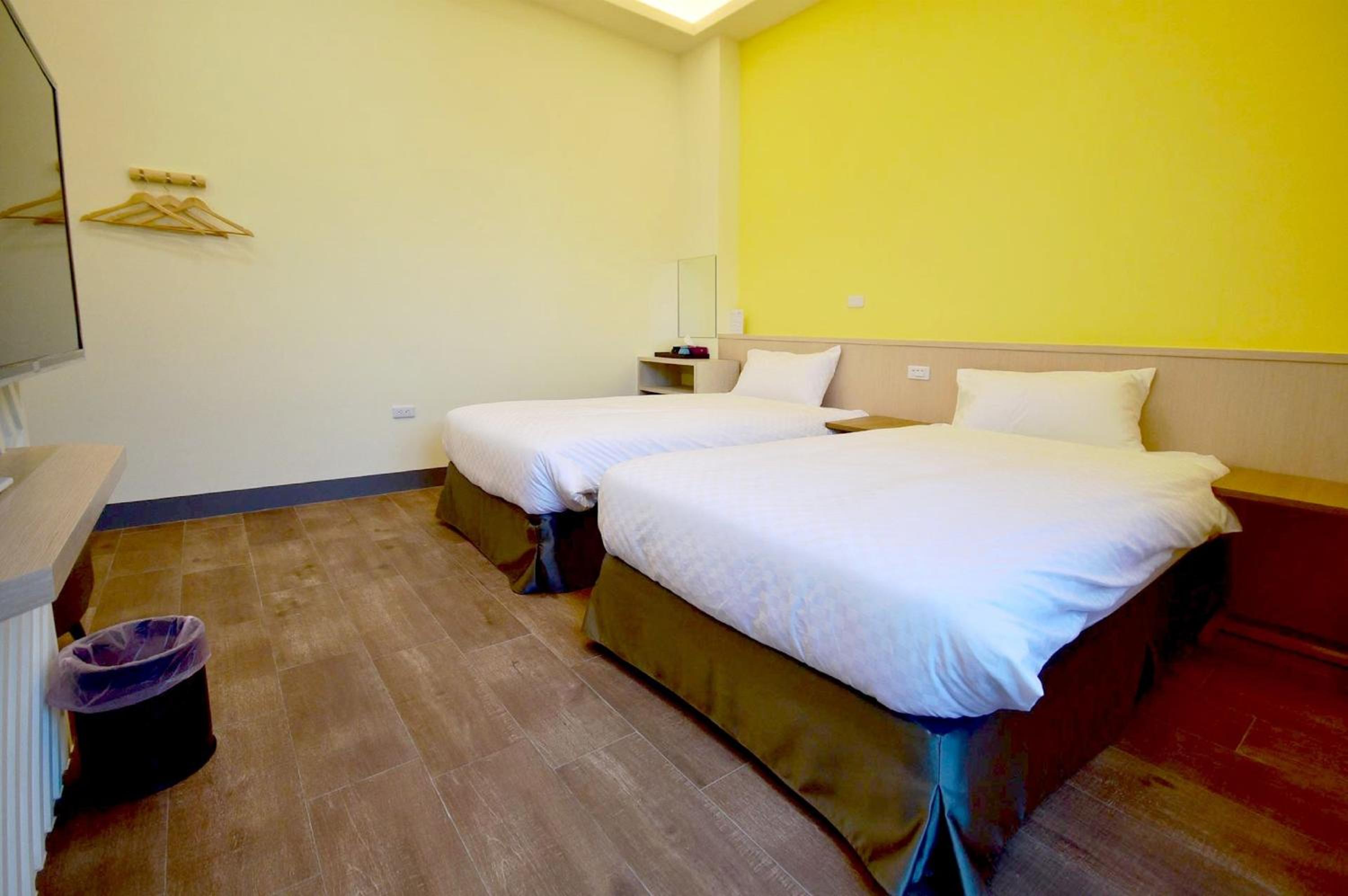 Double Room with Balcony - Photo 5