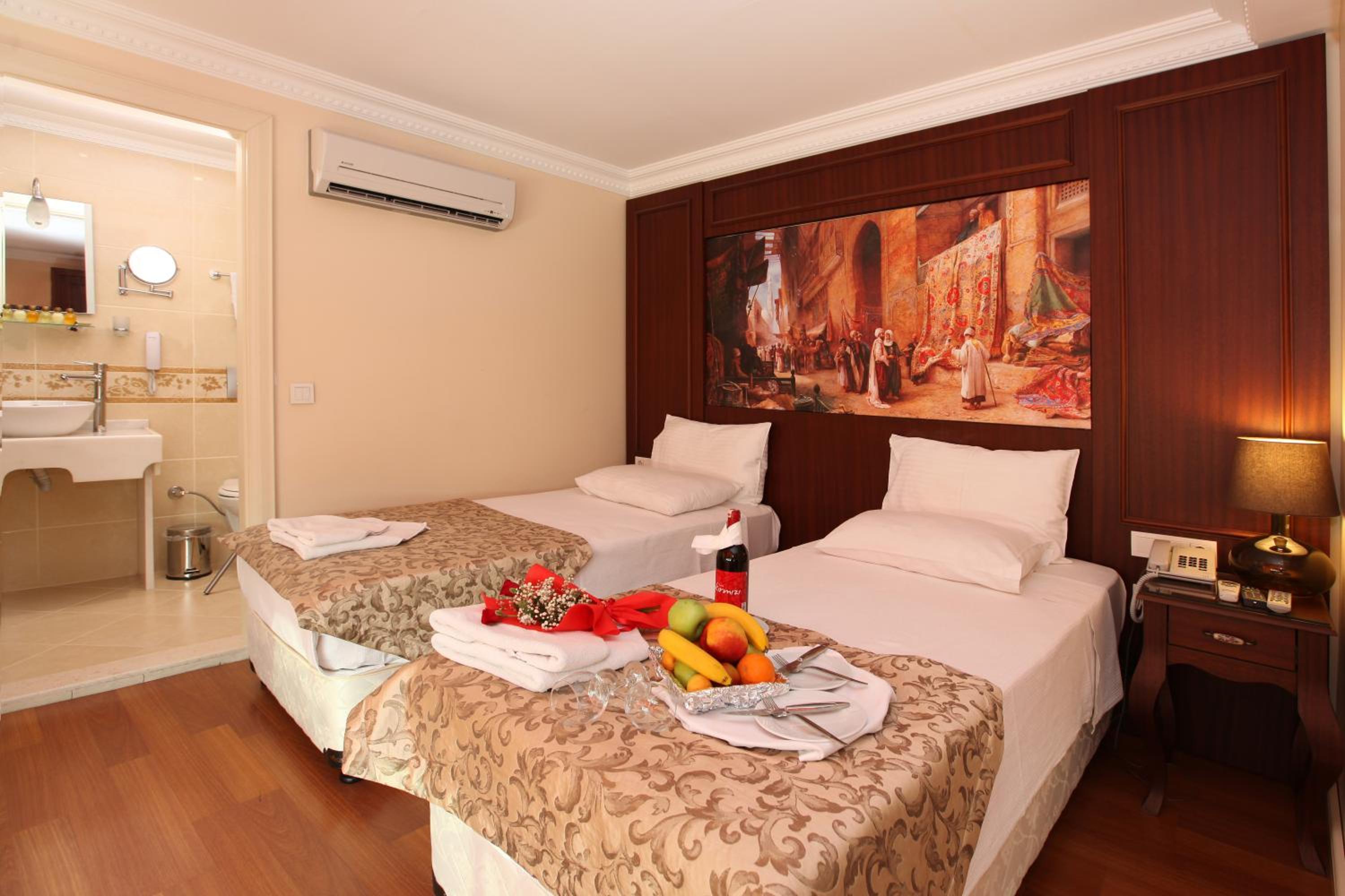Standard Double or Twin Room photo 1