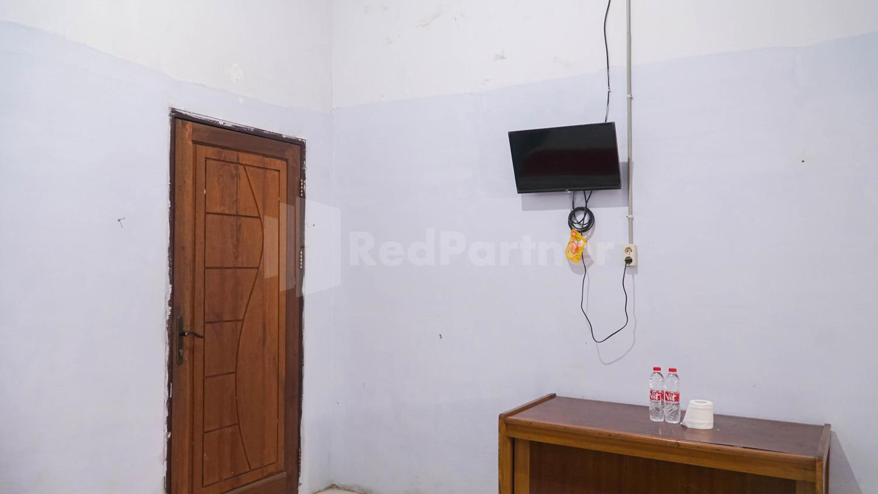 Standard Double Room - Photo 12