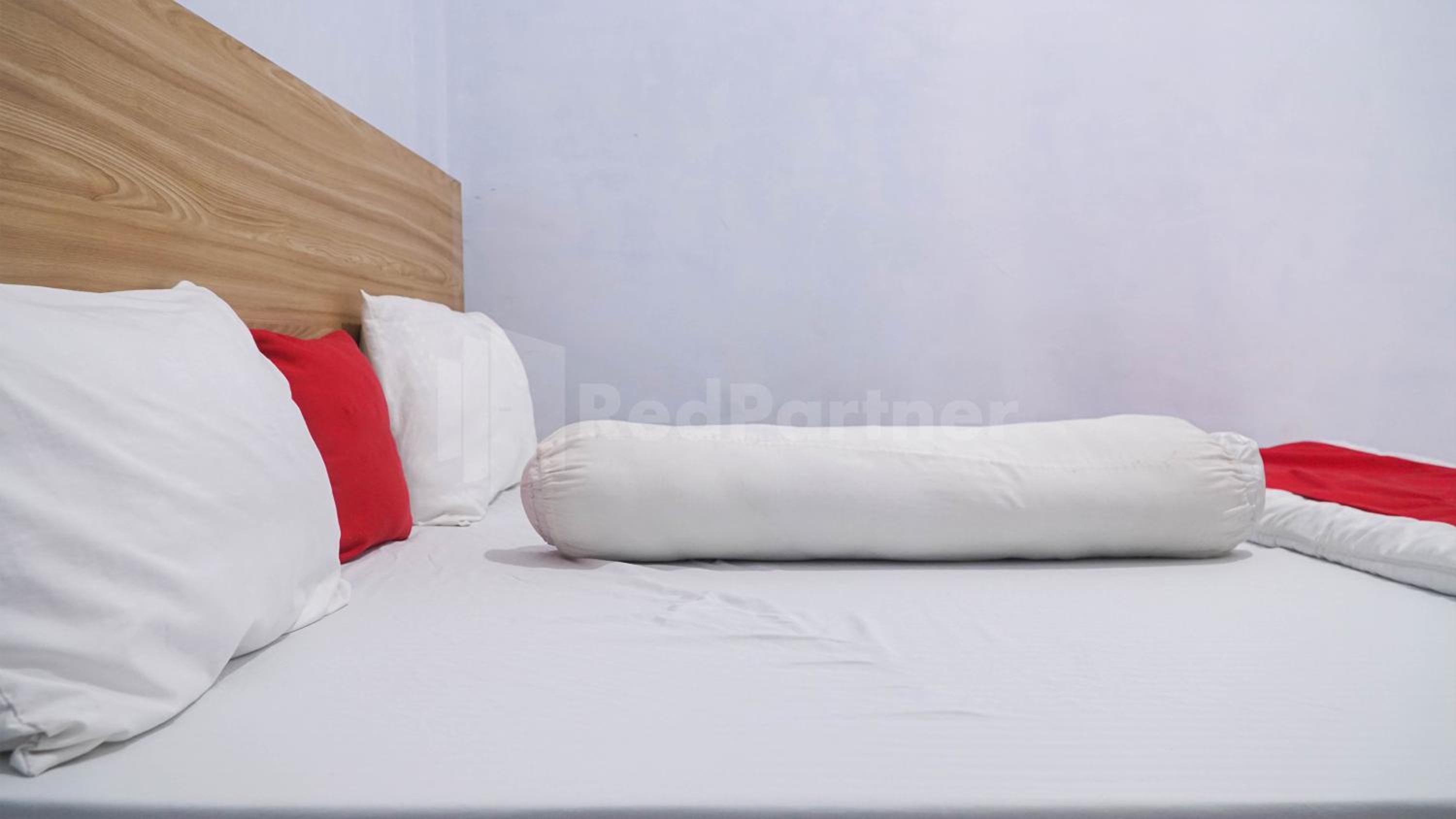 Standard Double Room - Photo 11