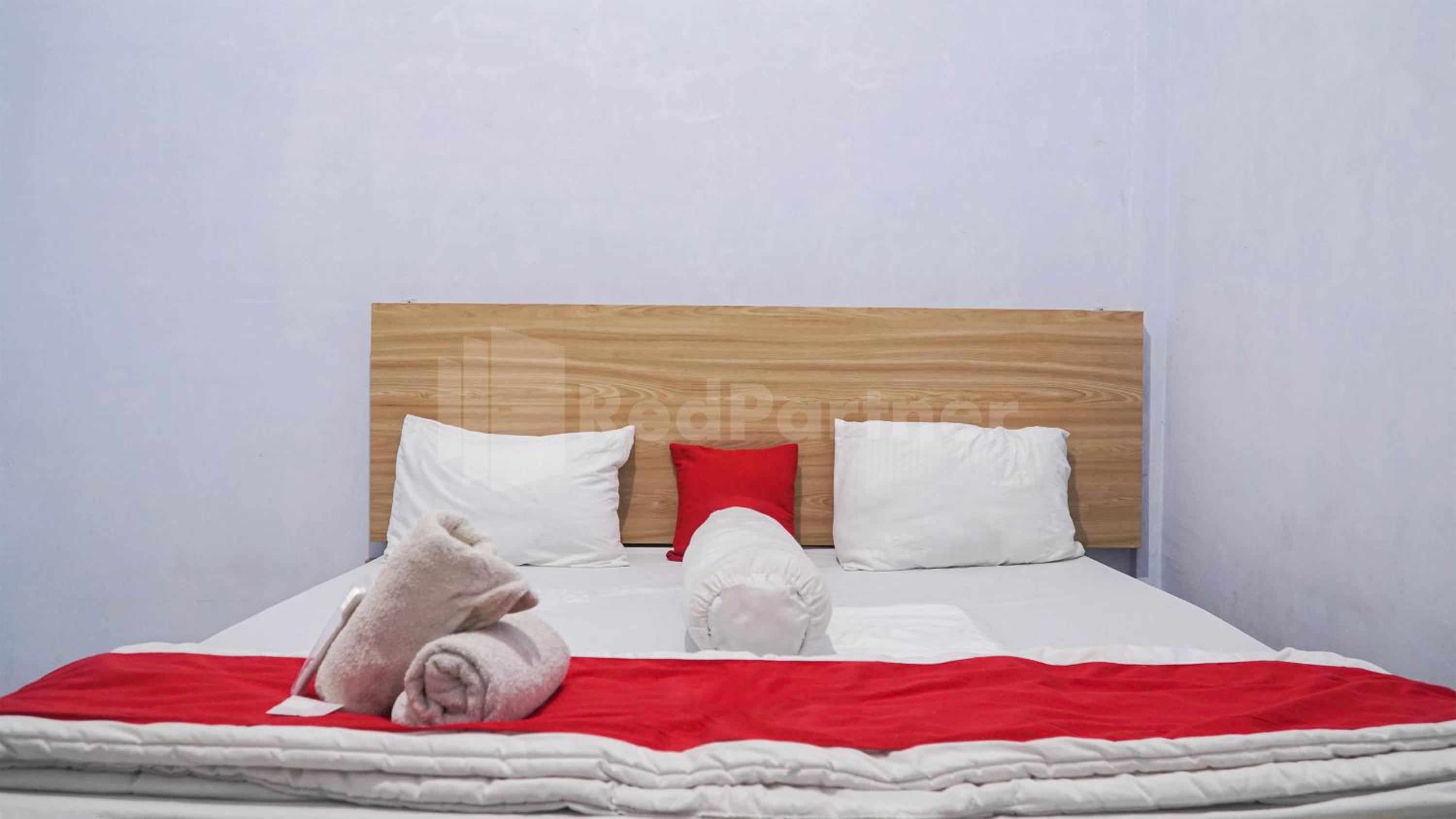 Standard Double Room - Photo 9