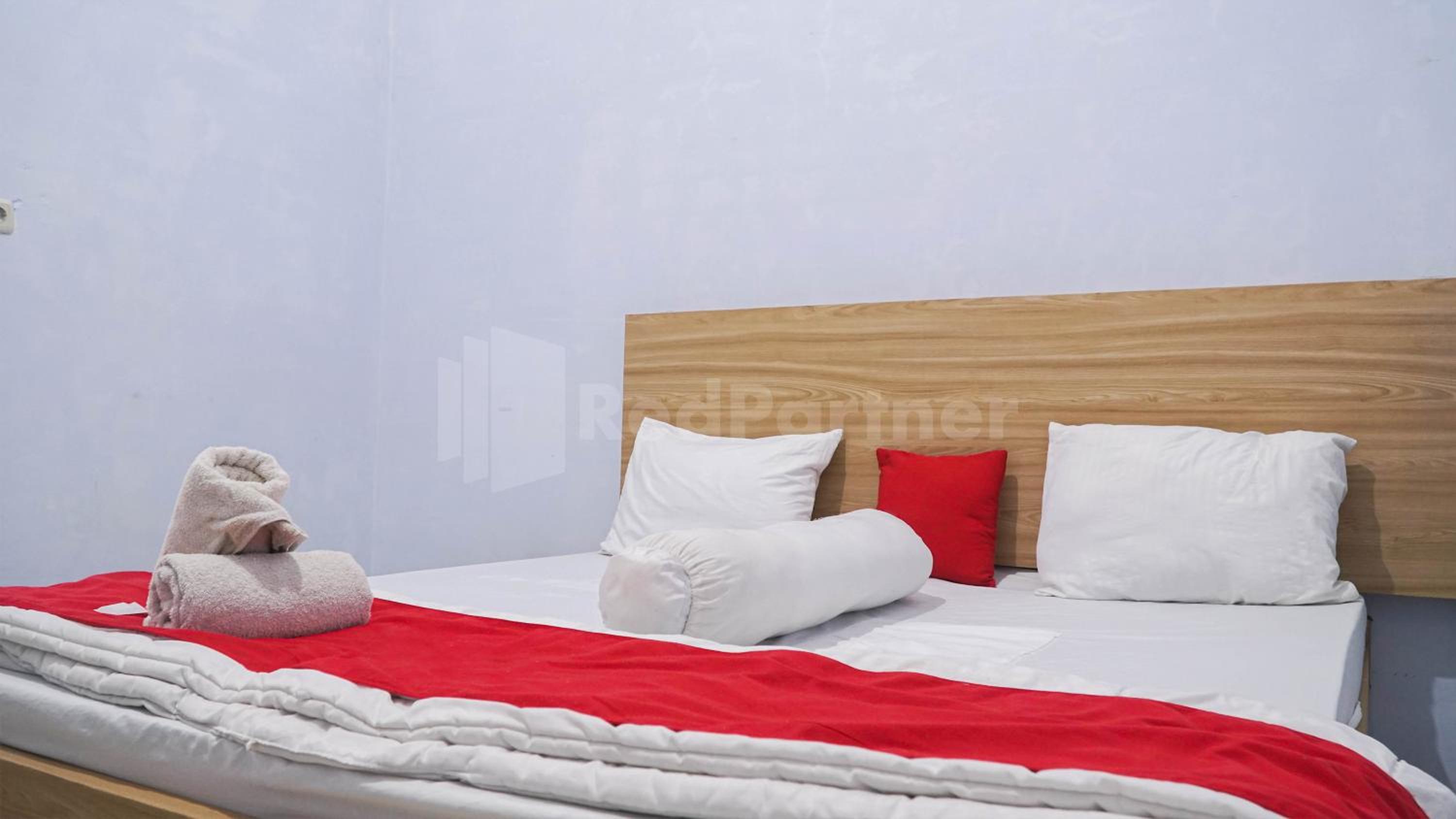 Standard Double Room - Photo 8