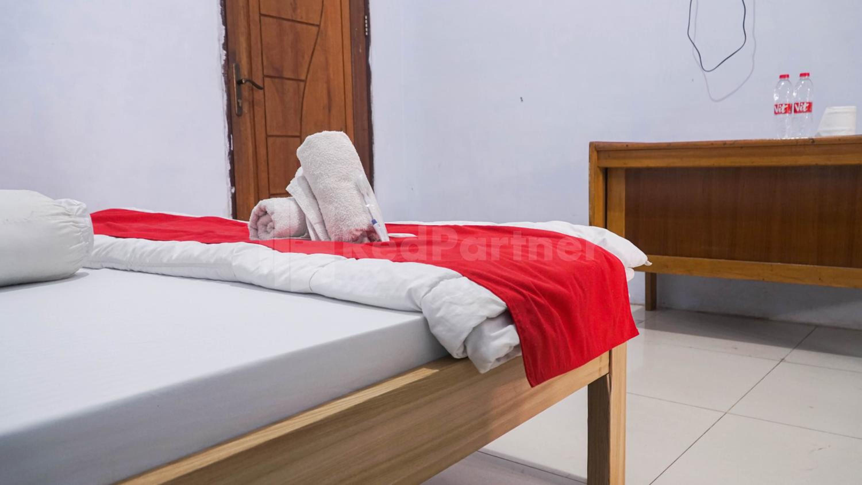 Standard Double Room - Photo 13