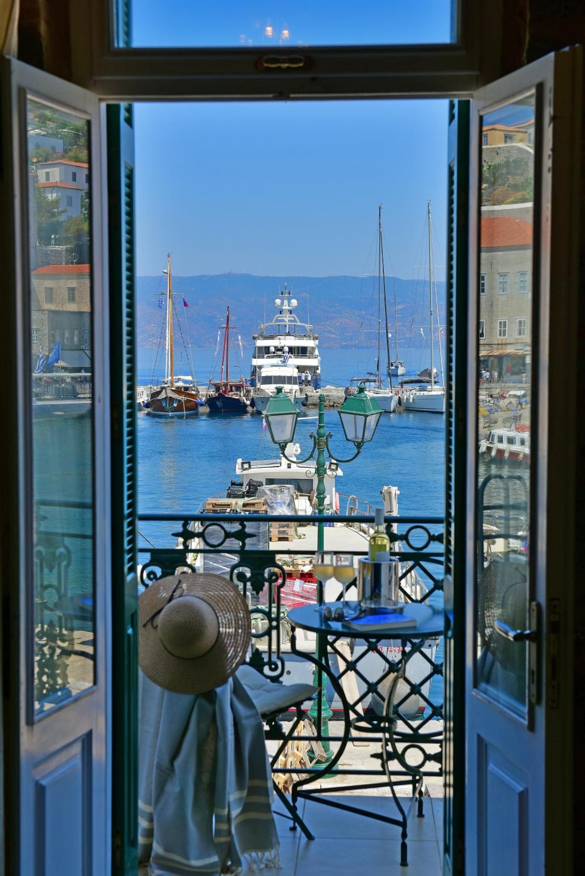 Deluxe Triple Room with Sea View photo 3